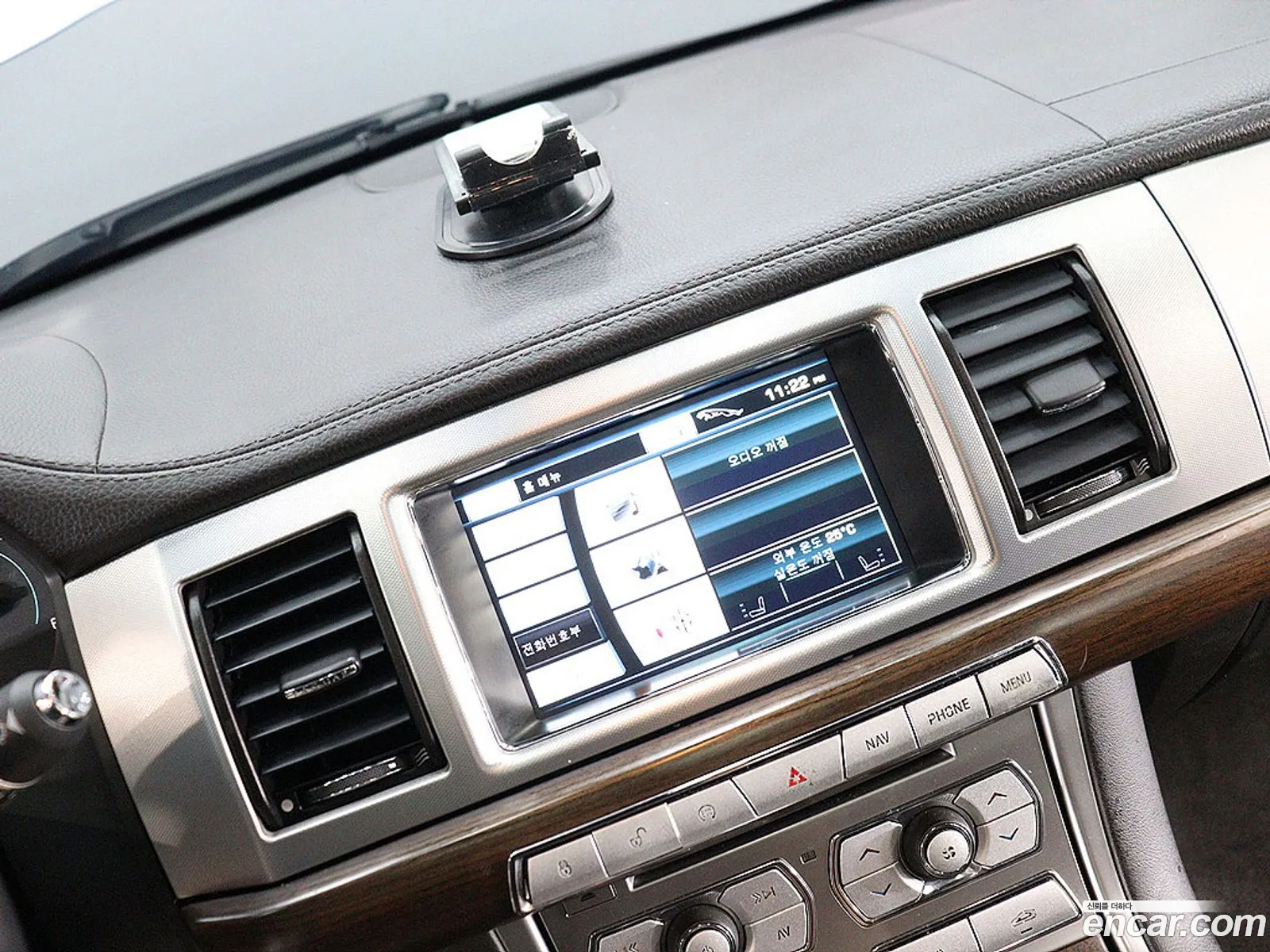 Jaguar XF 2013 — 16