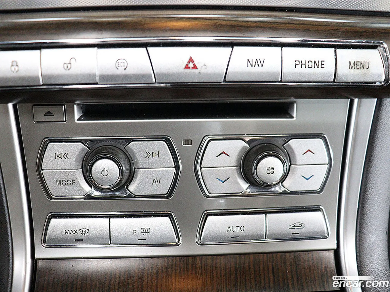 Jaguar XF 2013 — 15