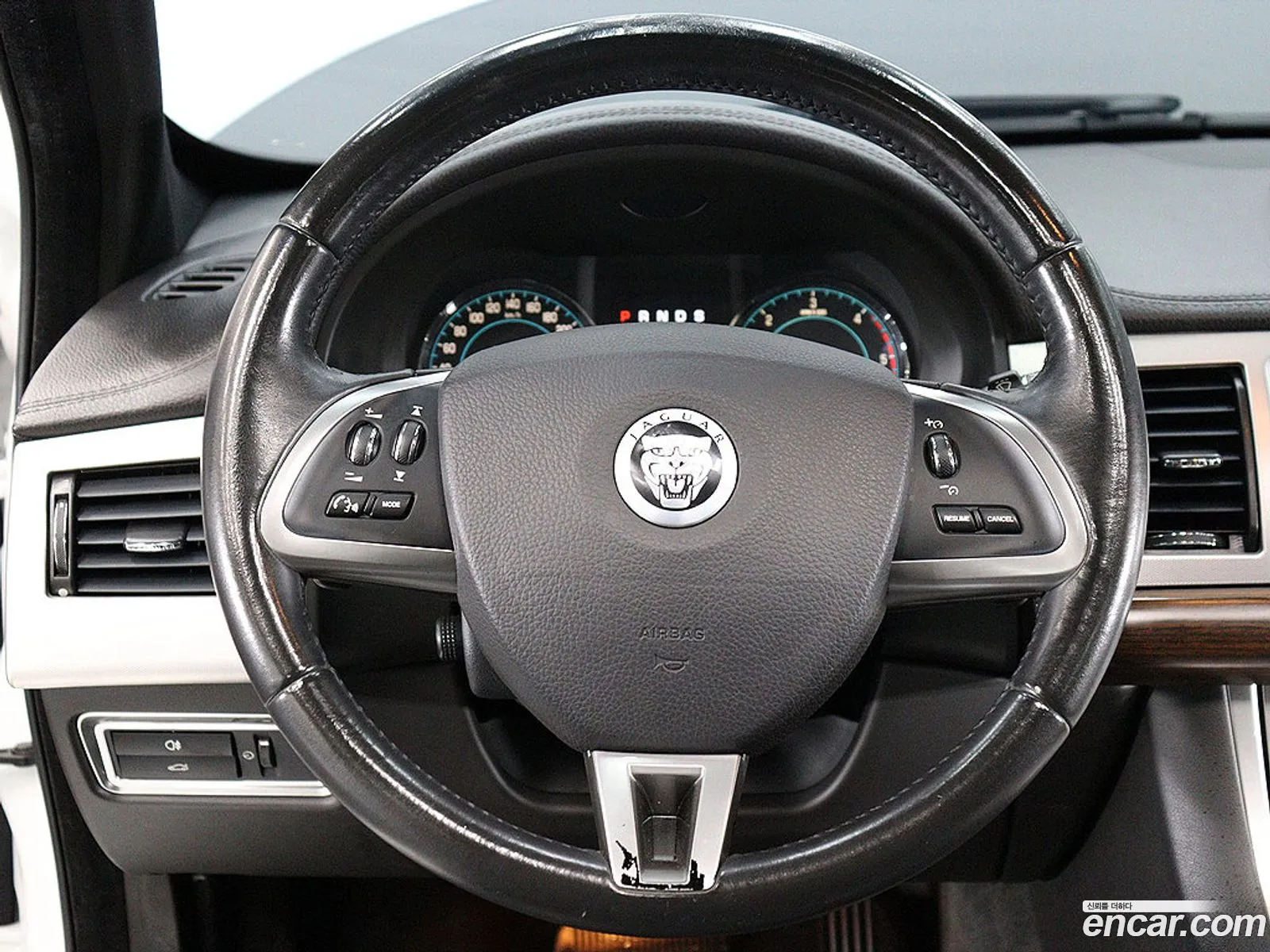 Jaguar XF 2013 — 9