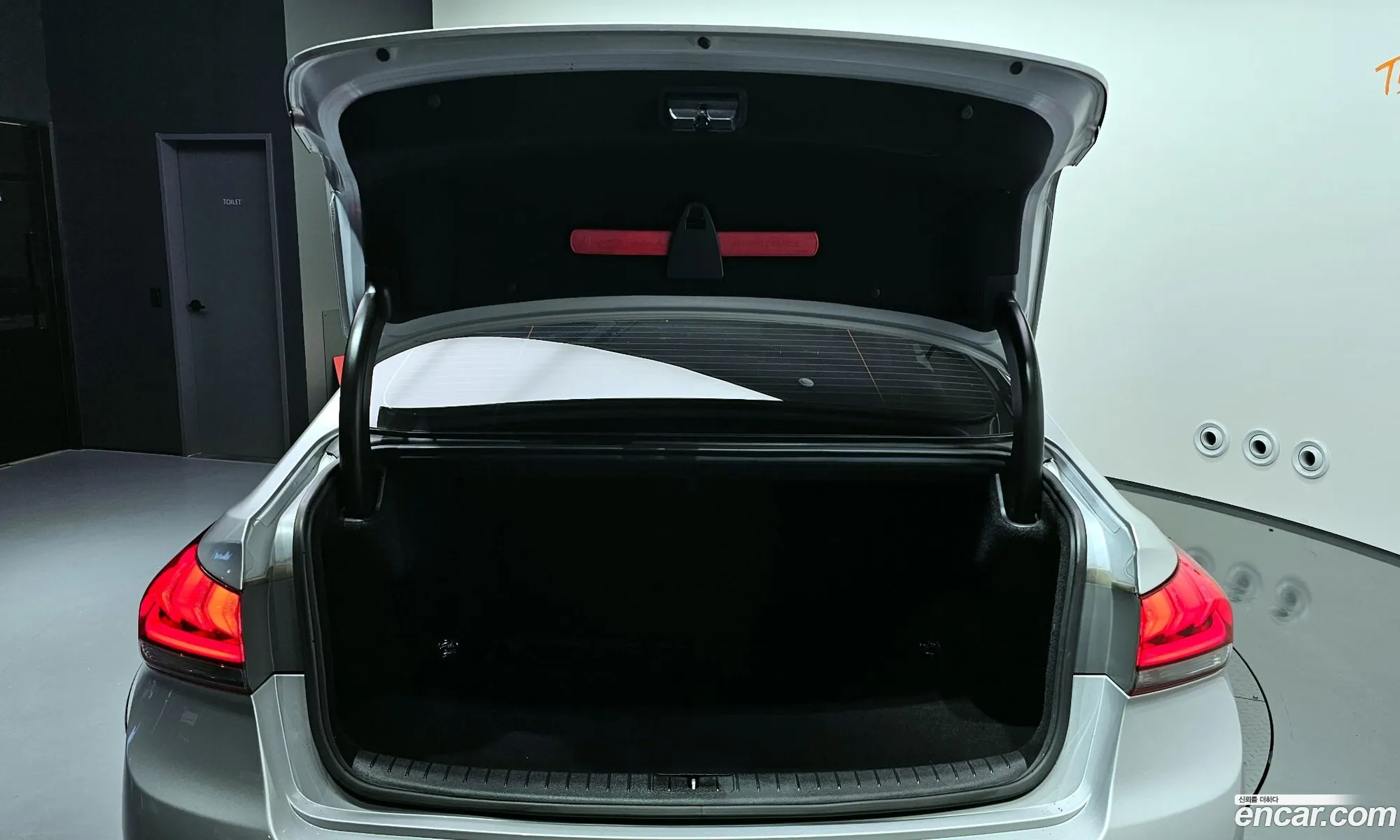 Hyundai Genesis DH 2014 — 12