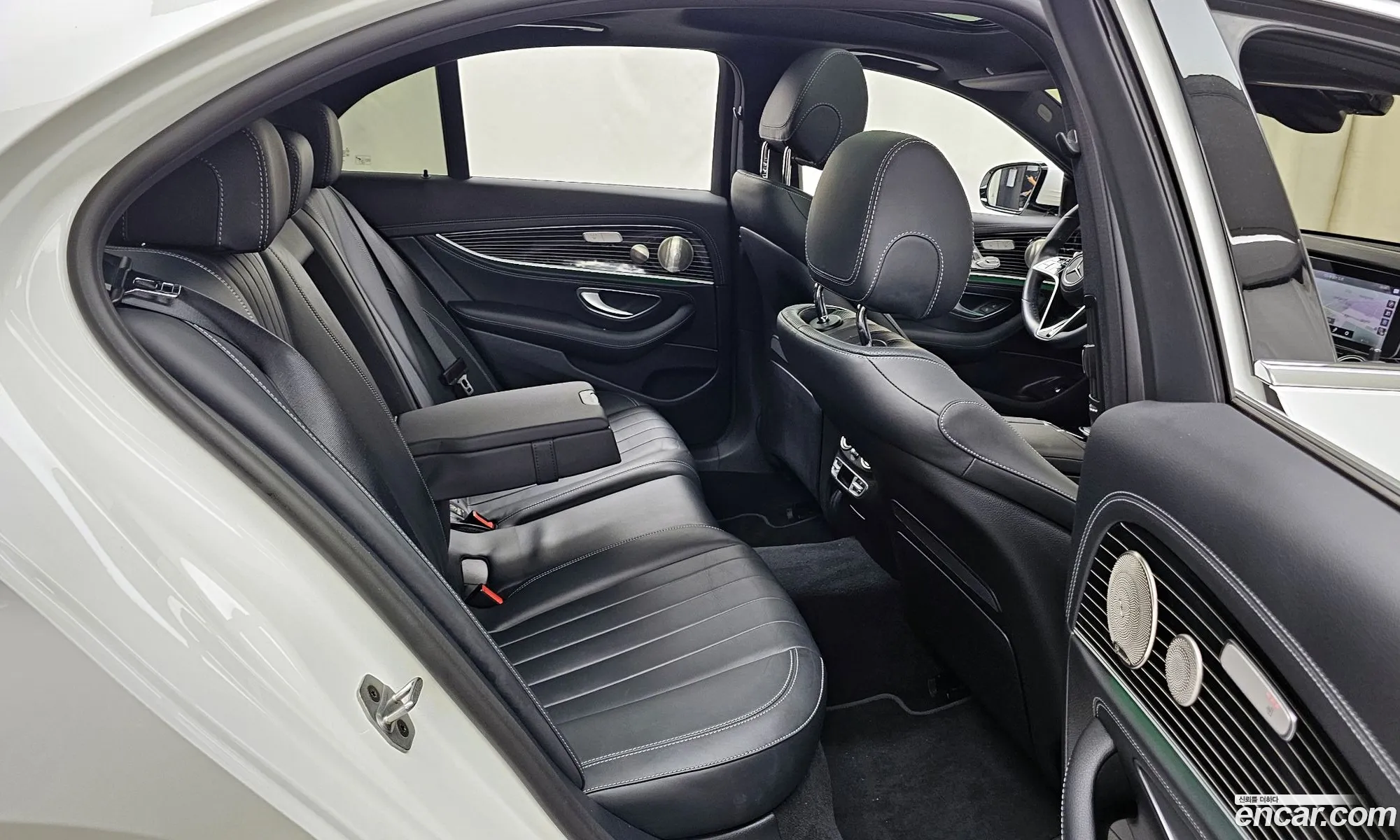 Mercedes-Benz E-Class W213 2022 — 11