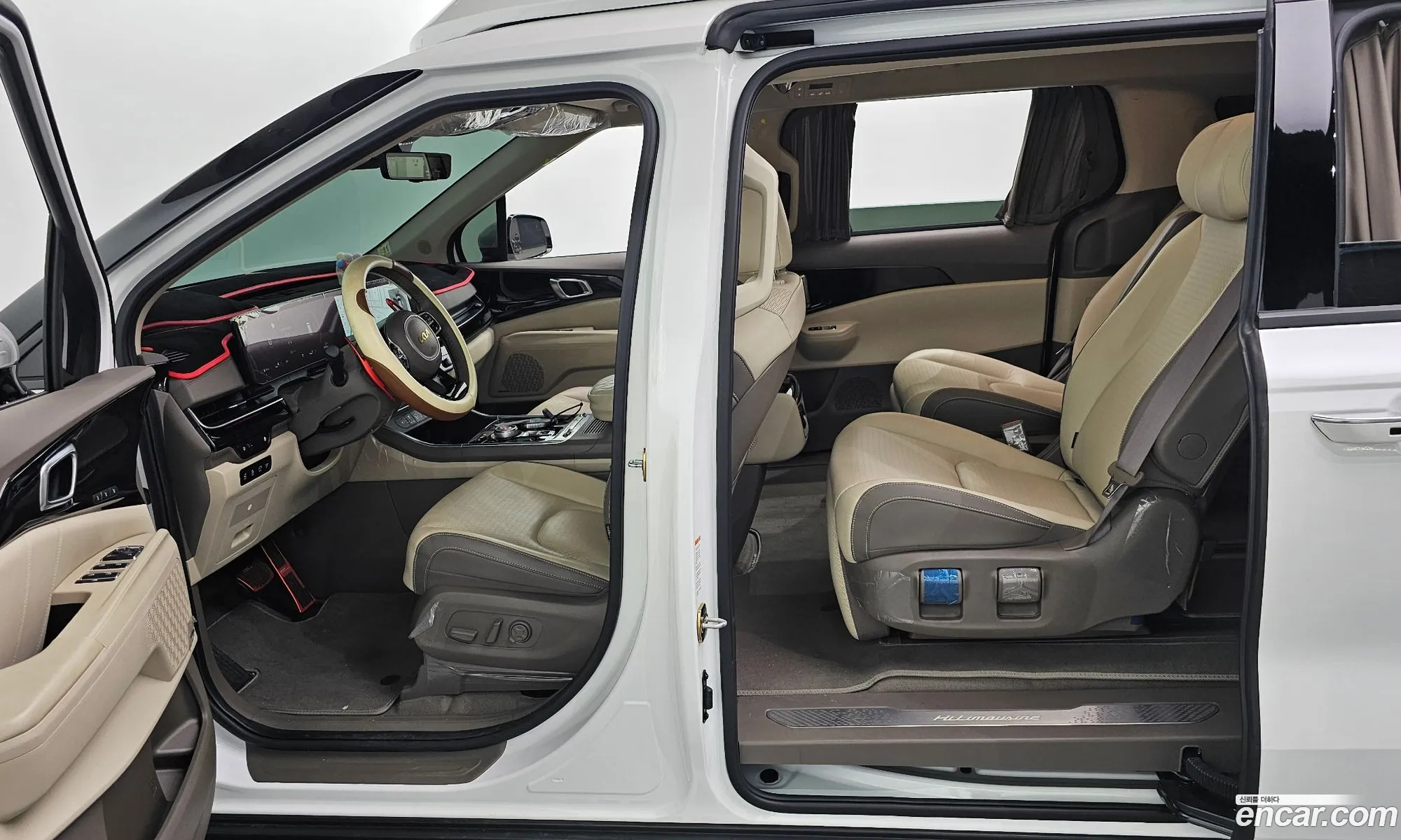 Kia Carnival 2024 — 17