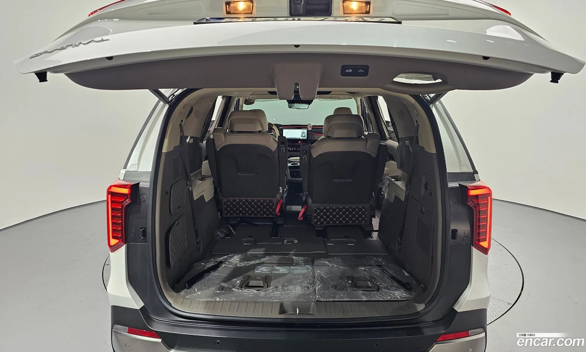 Kia Carnival 2024 — 9