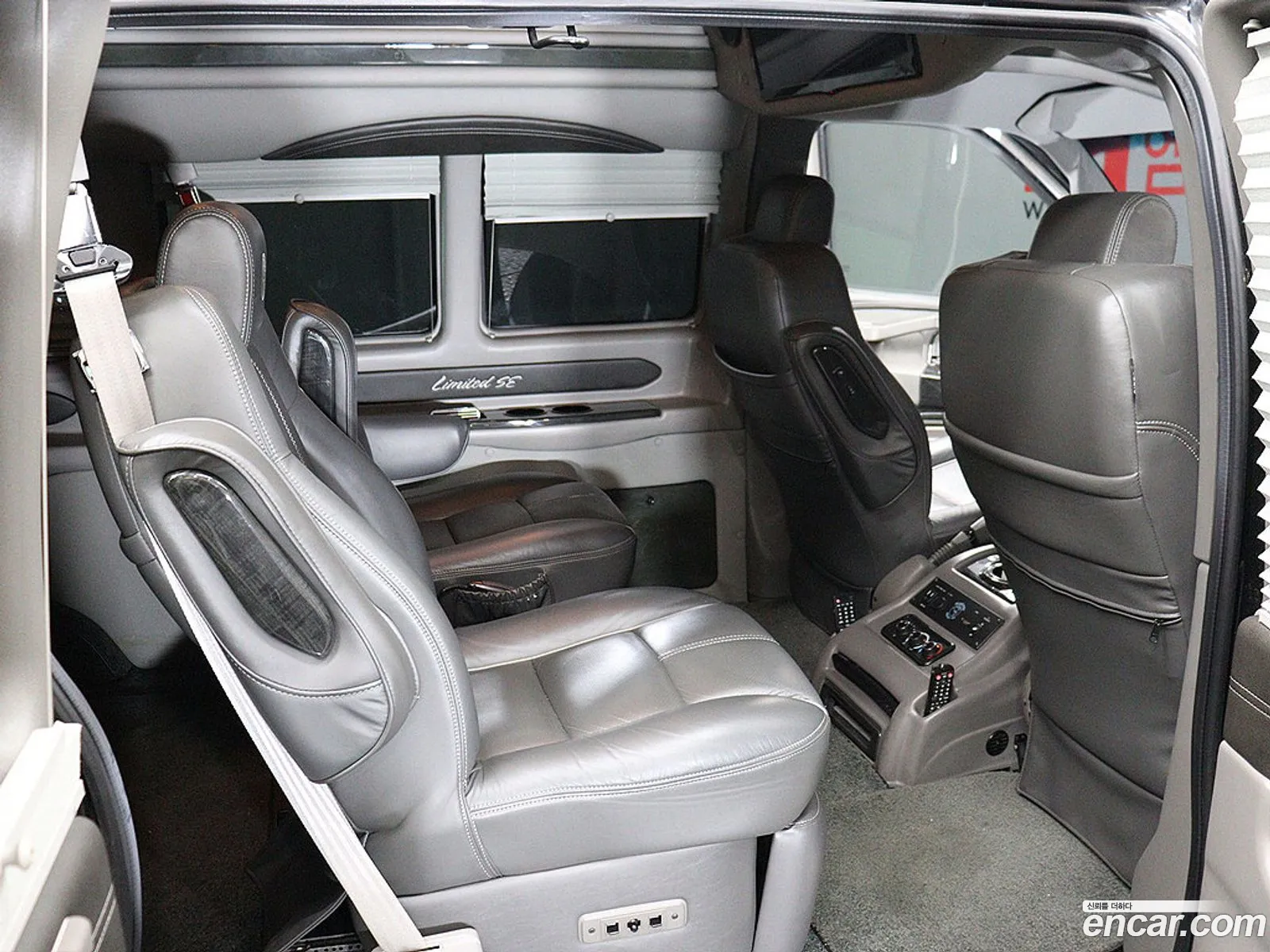 Chevrolet Express Van 2017 — 19