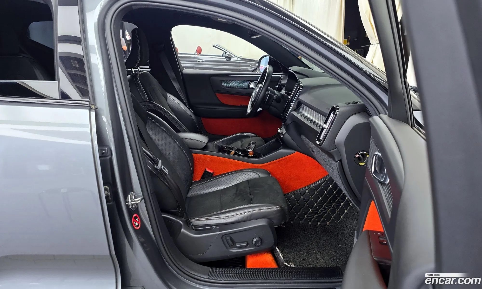 Volvo XC40 2019 YV1XZACACK2149553 — 2