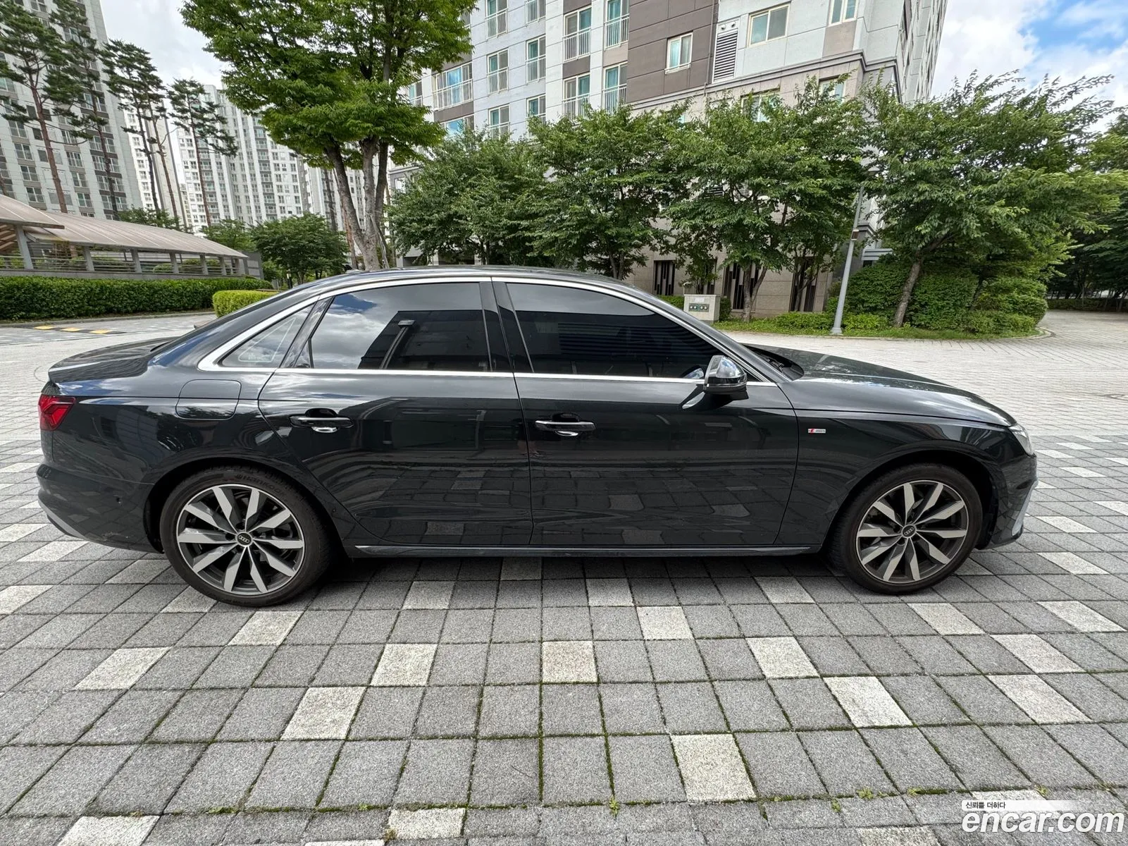 Audi A4 2023 — 5