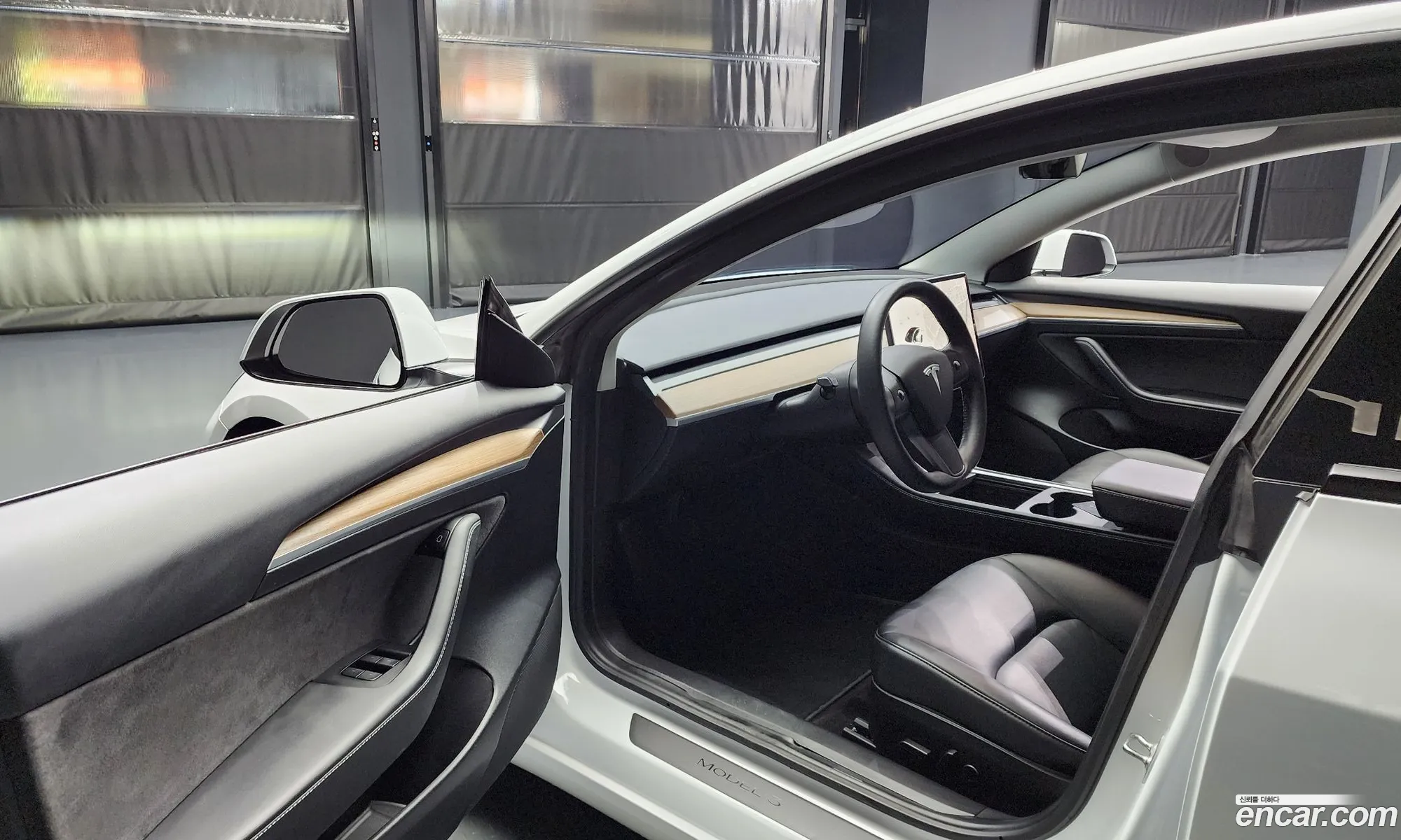 Tesla Model 3 2021 — 16