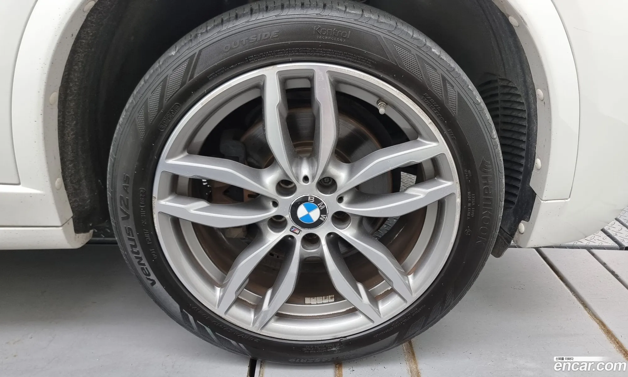 BMW X3 2017 WBAWZ5109H0M32610 — 17
