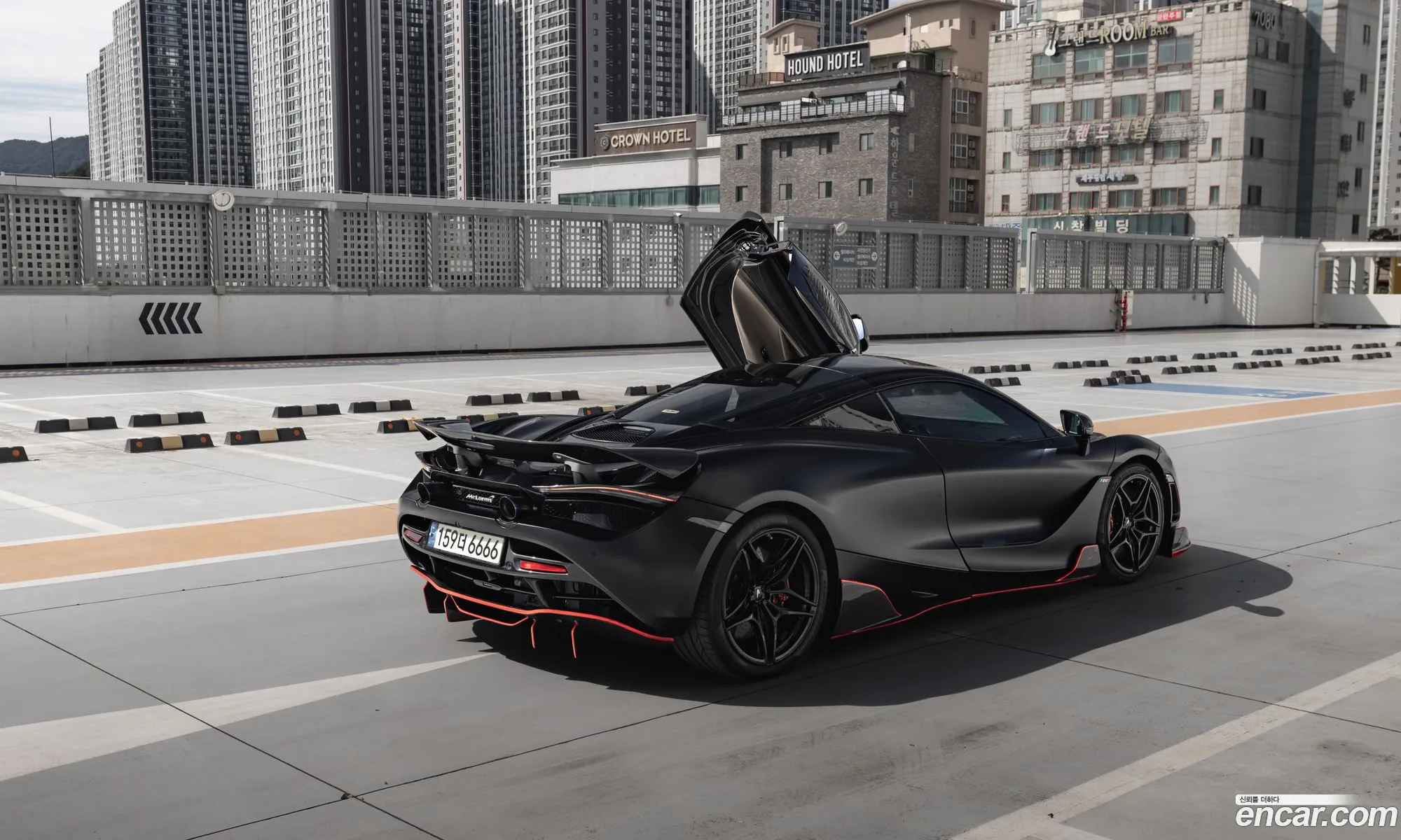 McLaren 720S 2019 — 12