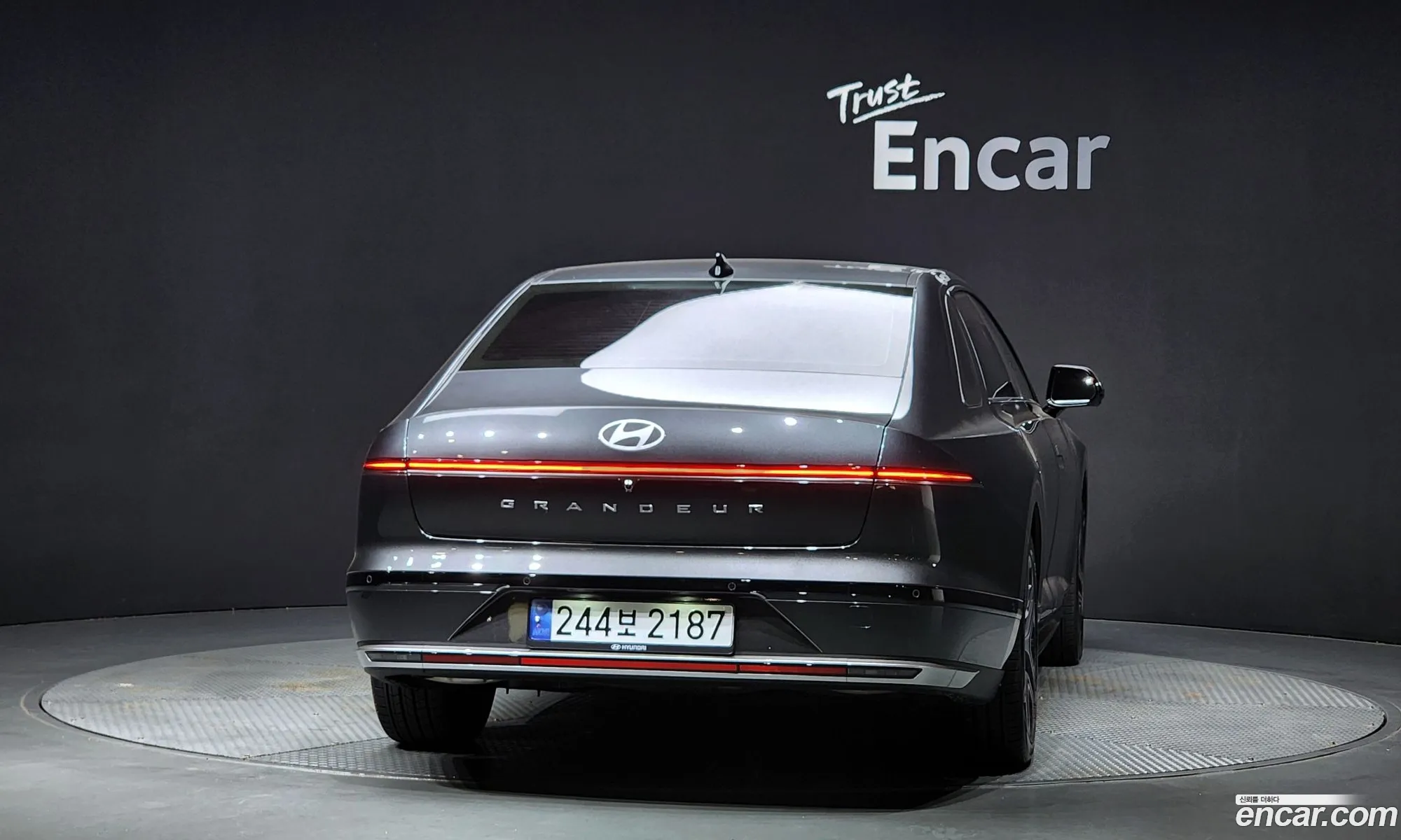 Hyundai Grandeur Hybrid 2024 — 9