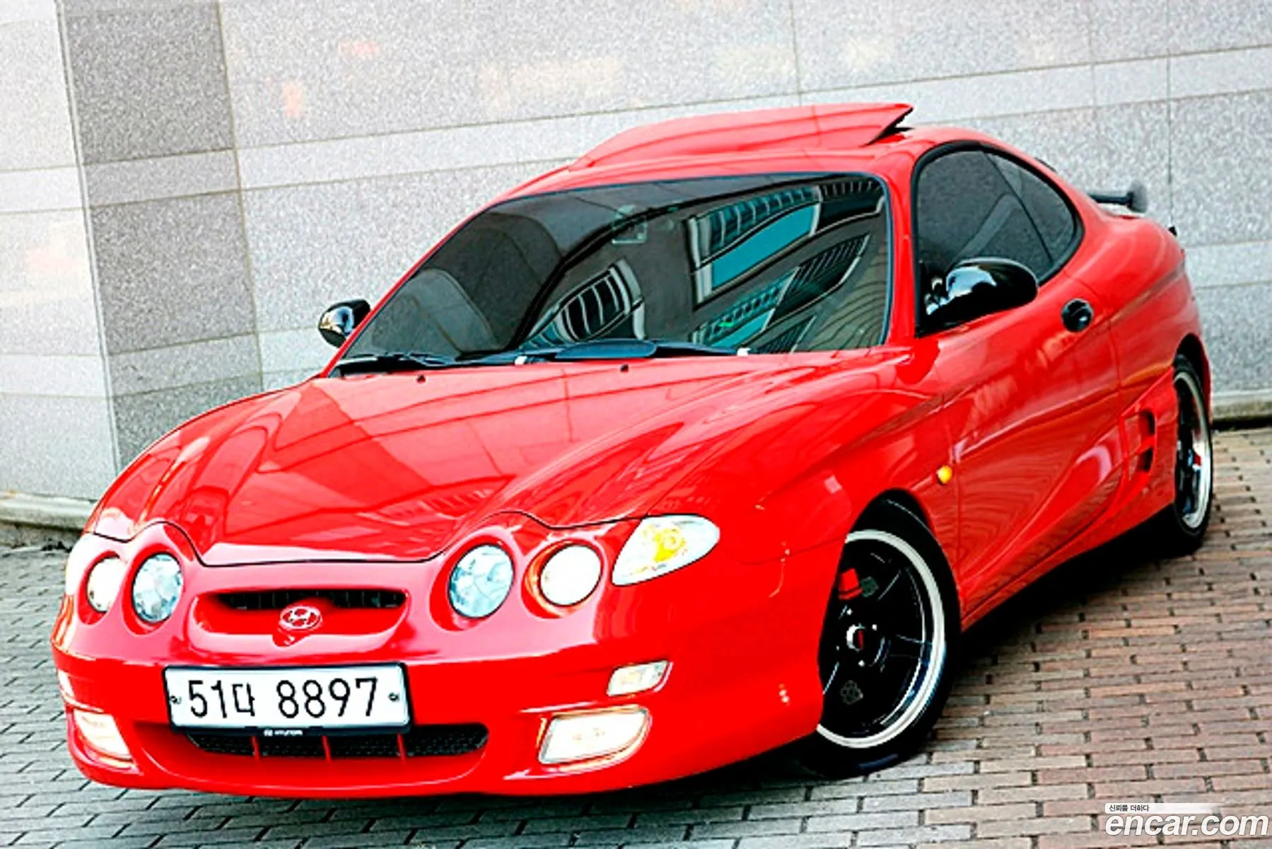 Hyundai Tiburon 2001 — 17