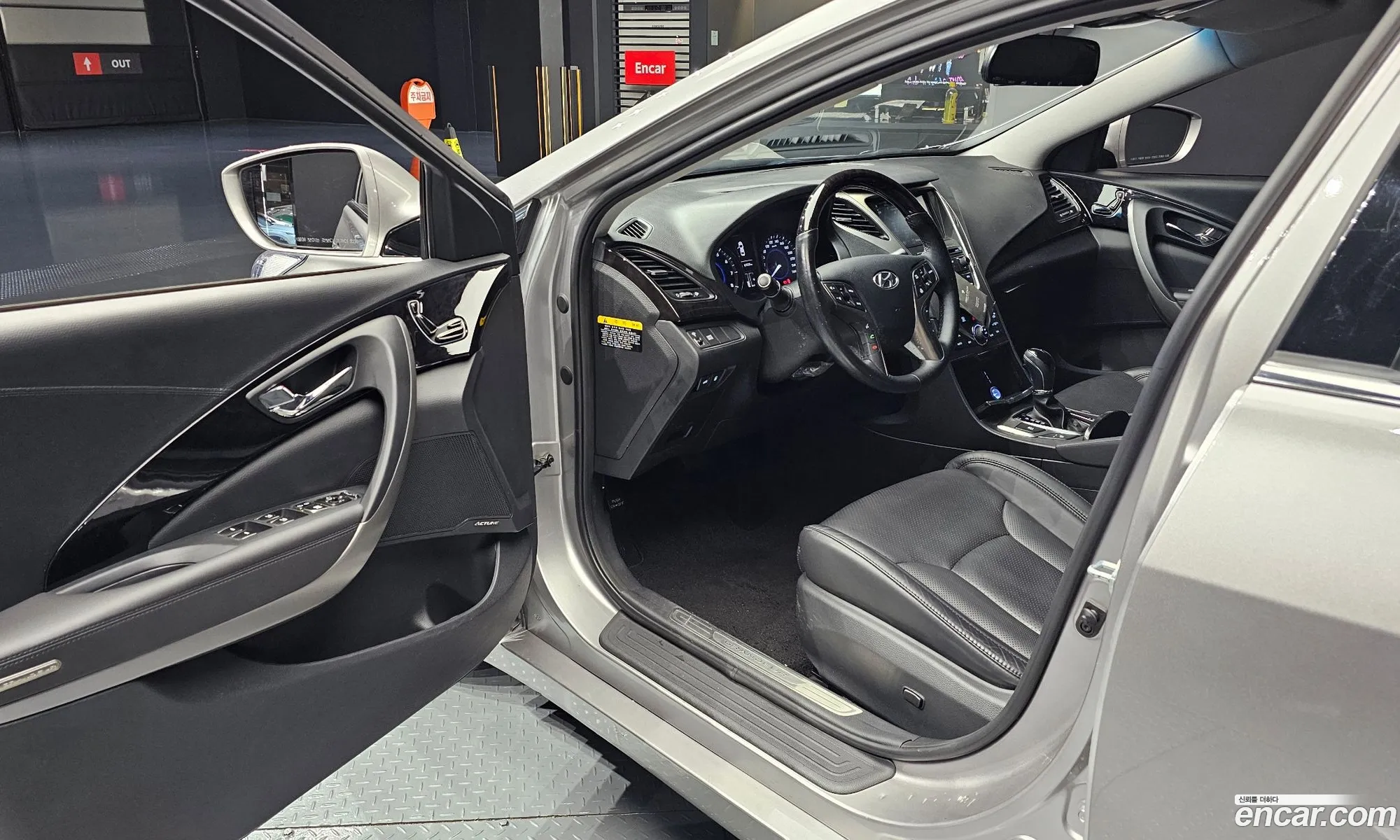 Hyundai Grandeur HG 2013 — 19