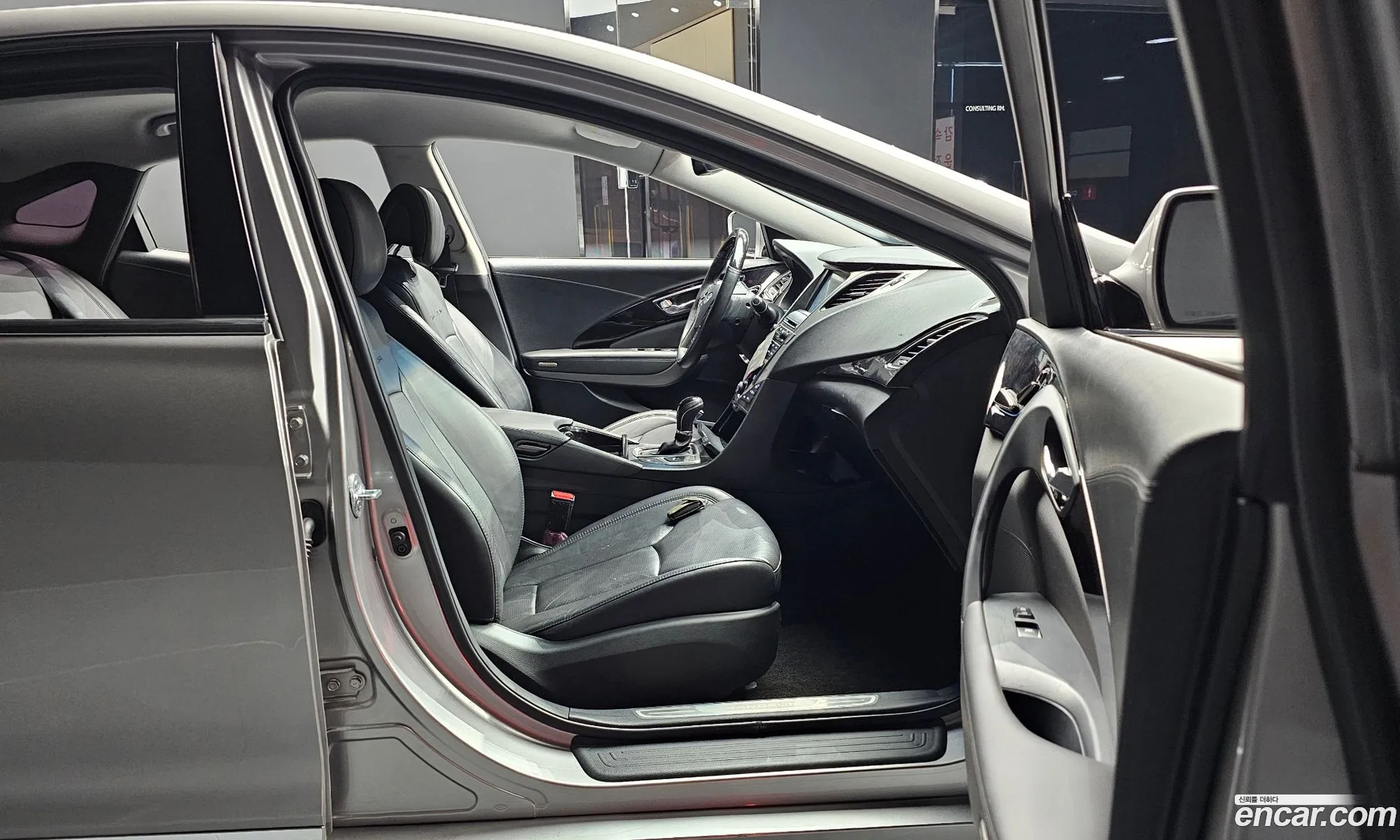 Hyundai Grandeur HG 2013 — 13