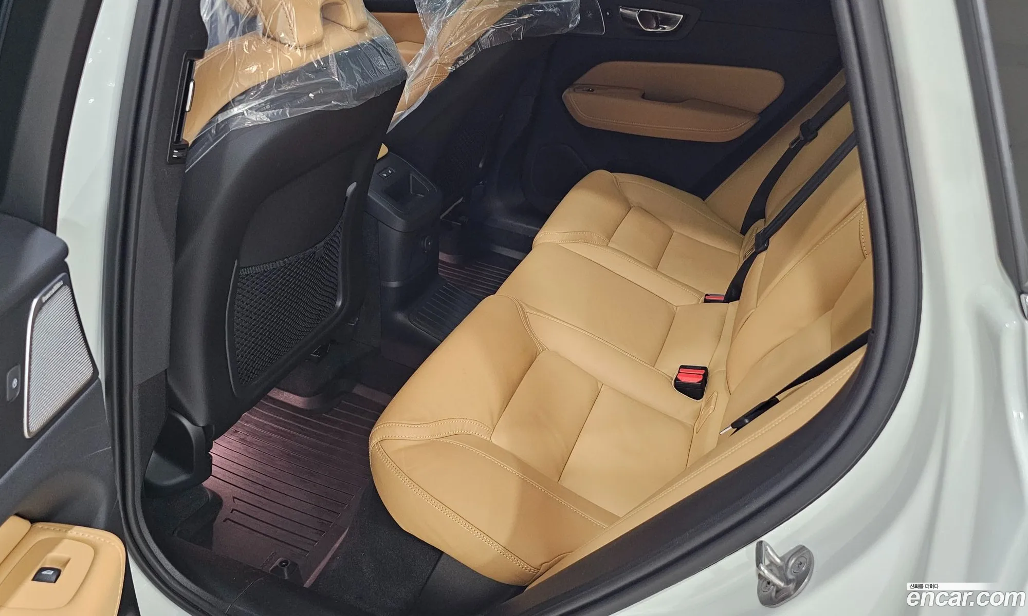 Volvo XC60 2024 — 16