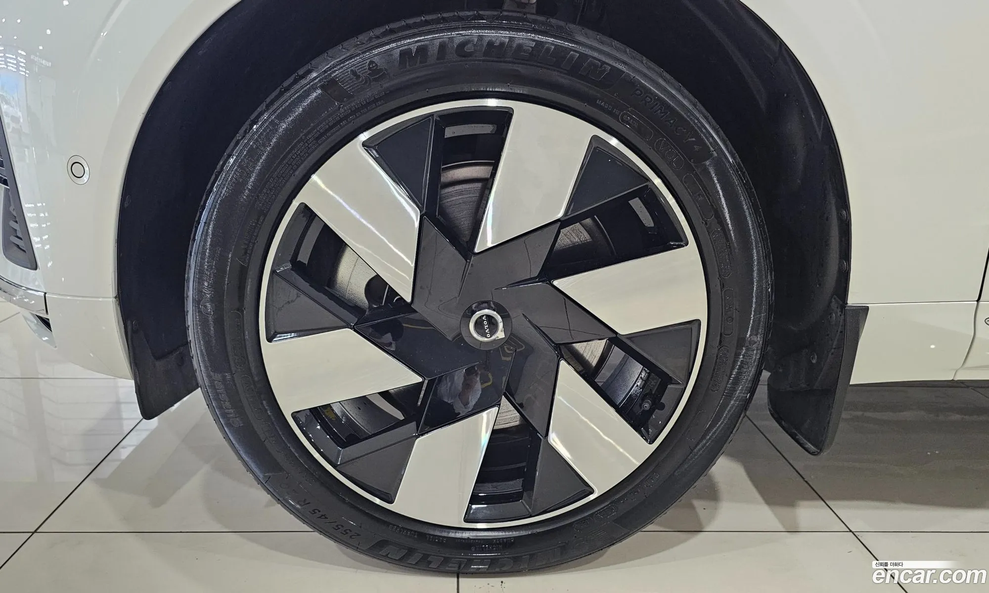 Volvo XC60 2024 — 2