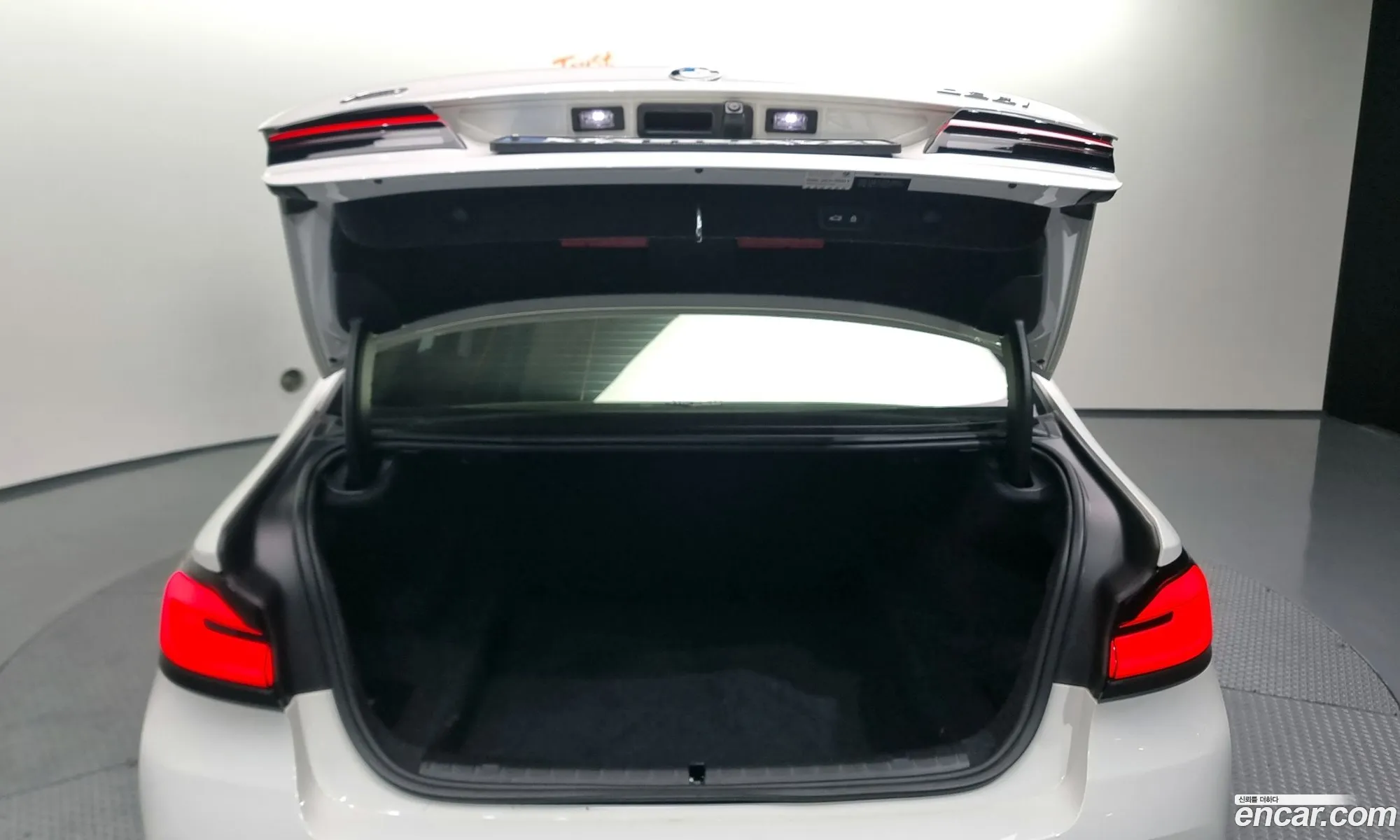 BMW 5 Series 2020 WBA31BJ09MCF61015 — 15