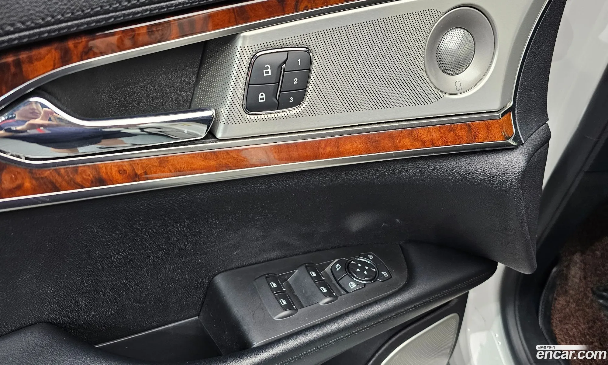Lincoln Nautilus 2020 — 17