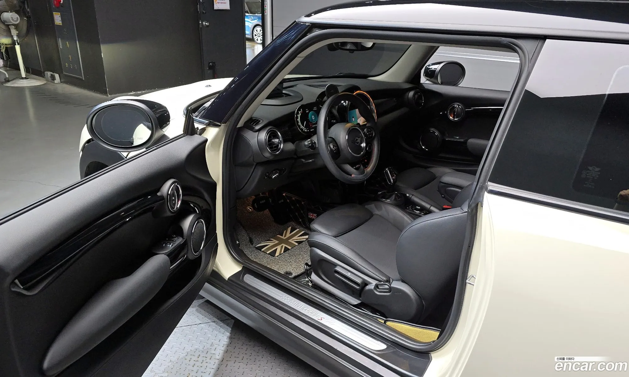 Mini Cooper S 2021 WMWXY7106M2N88962 — 19