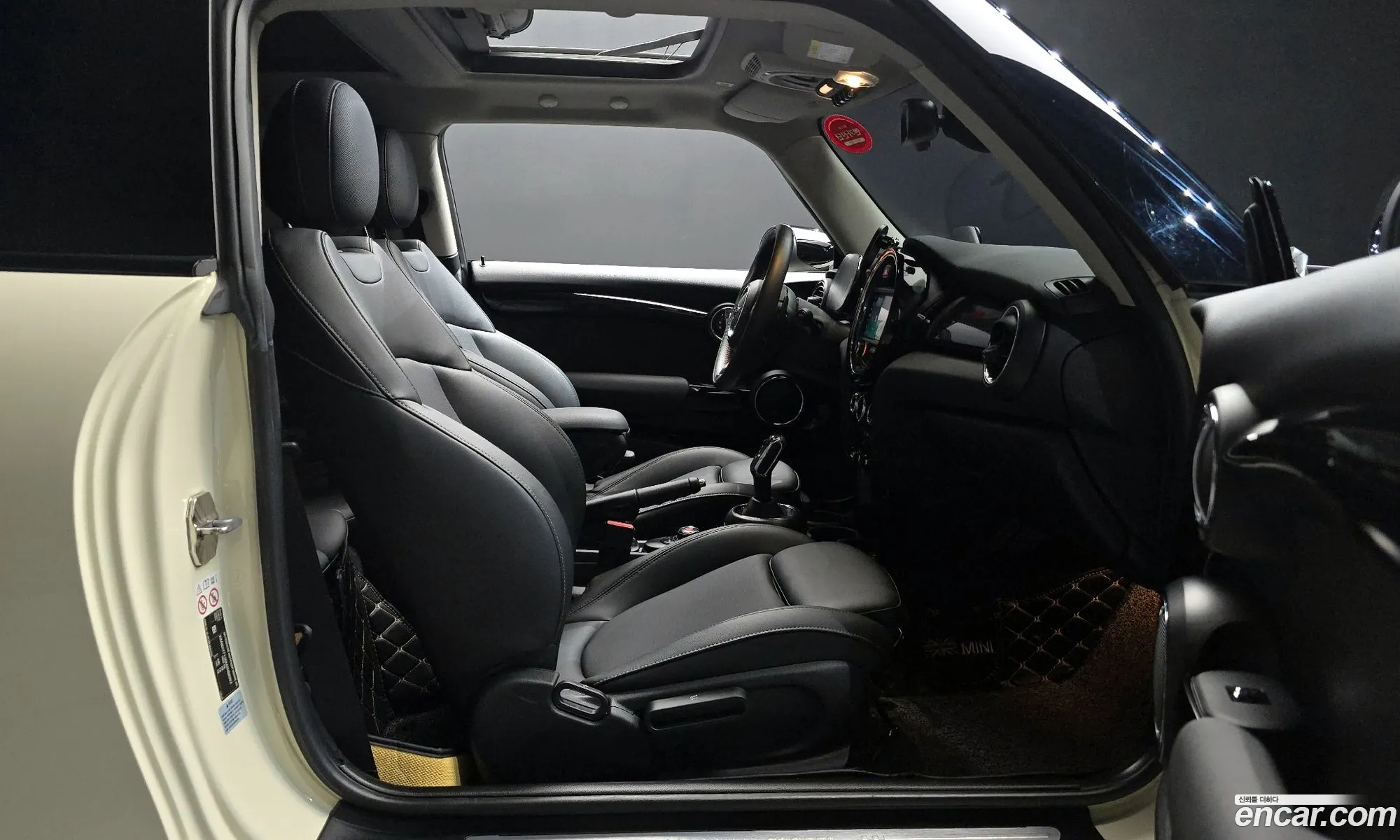 Mini Cooper S 2021 WMWXY7106M2N88962 — 14