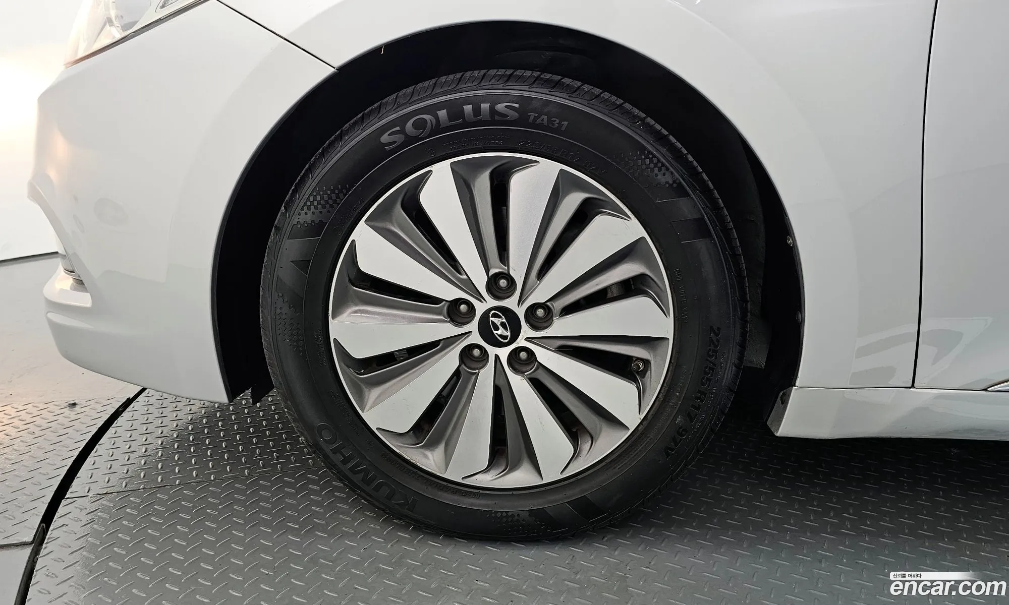 Hyundai Grandeur HG Hybrid 2014 — 17