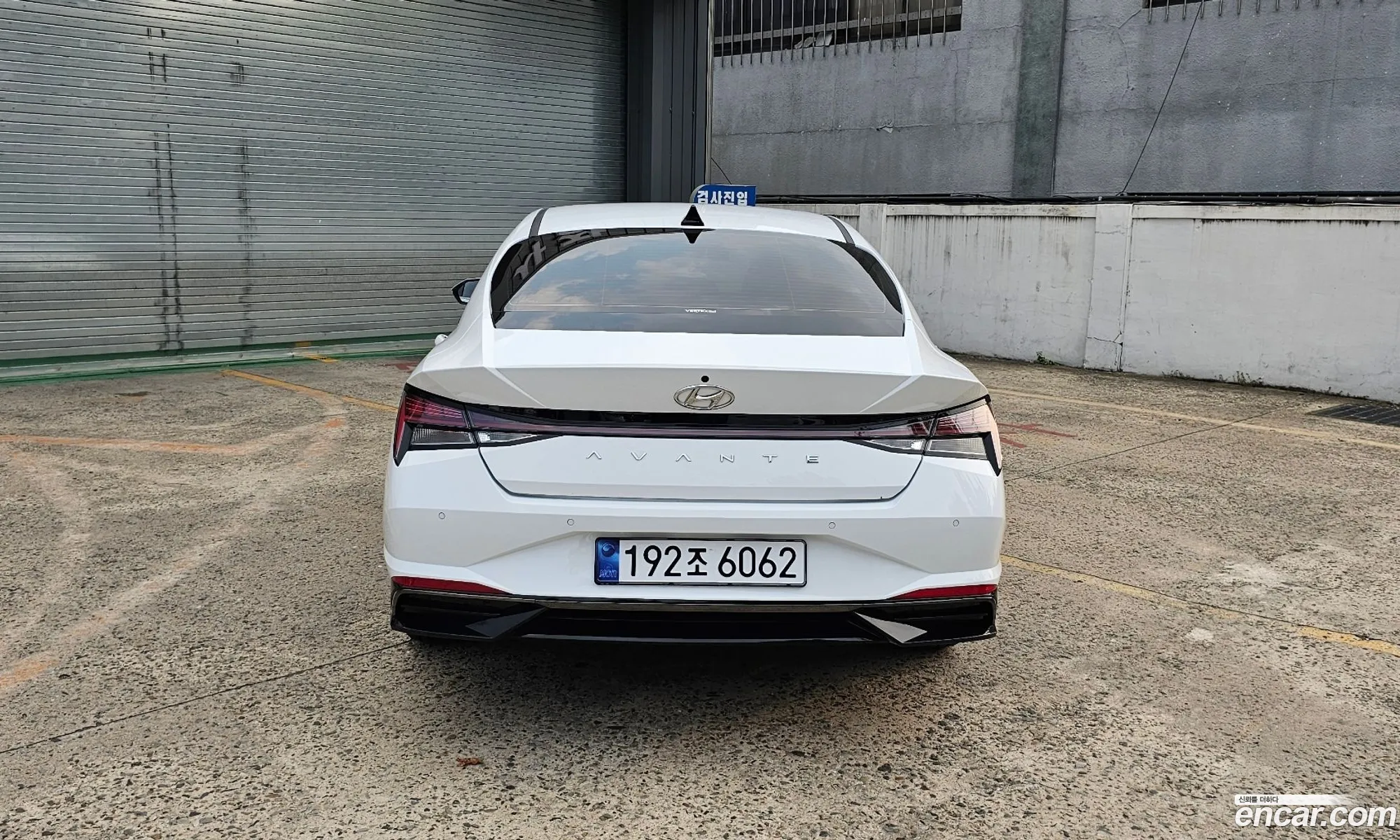 Hyundai Elantra 2021 — 17