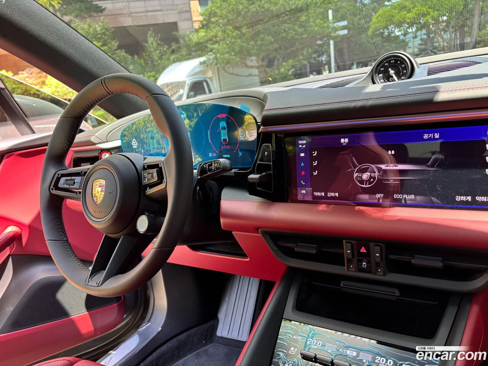 Porsche Macan EV 2025 — 6