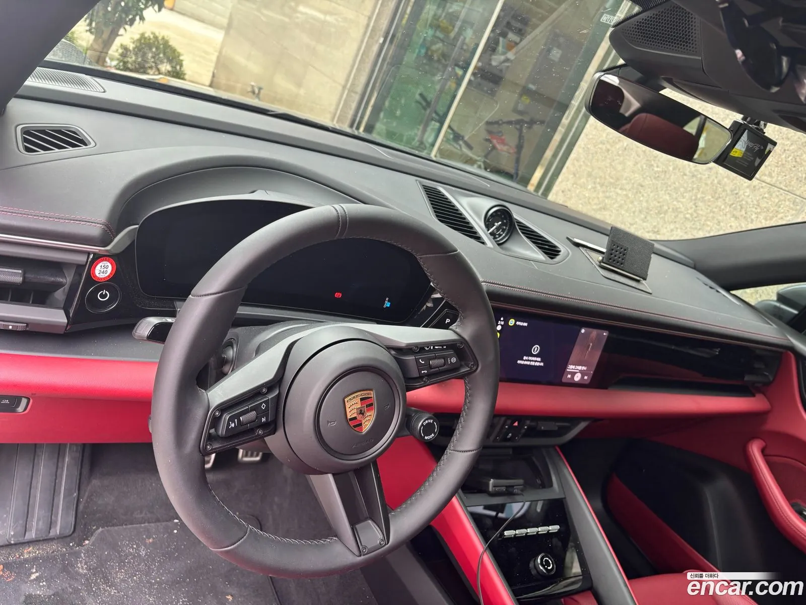 Porsche Macan EV 2025 — 7