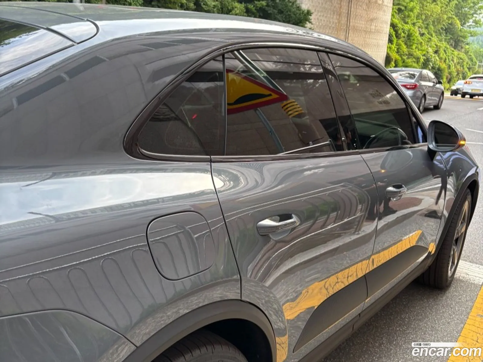 Porsche Macan EV 2025 — 10