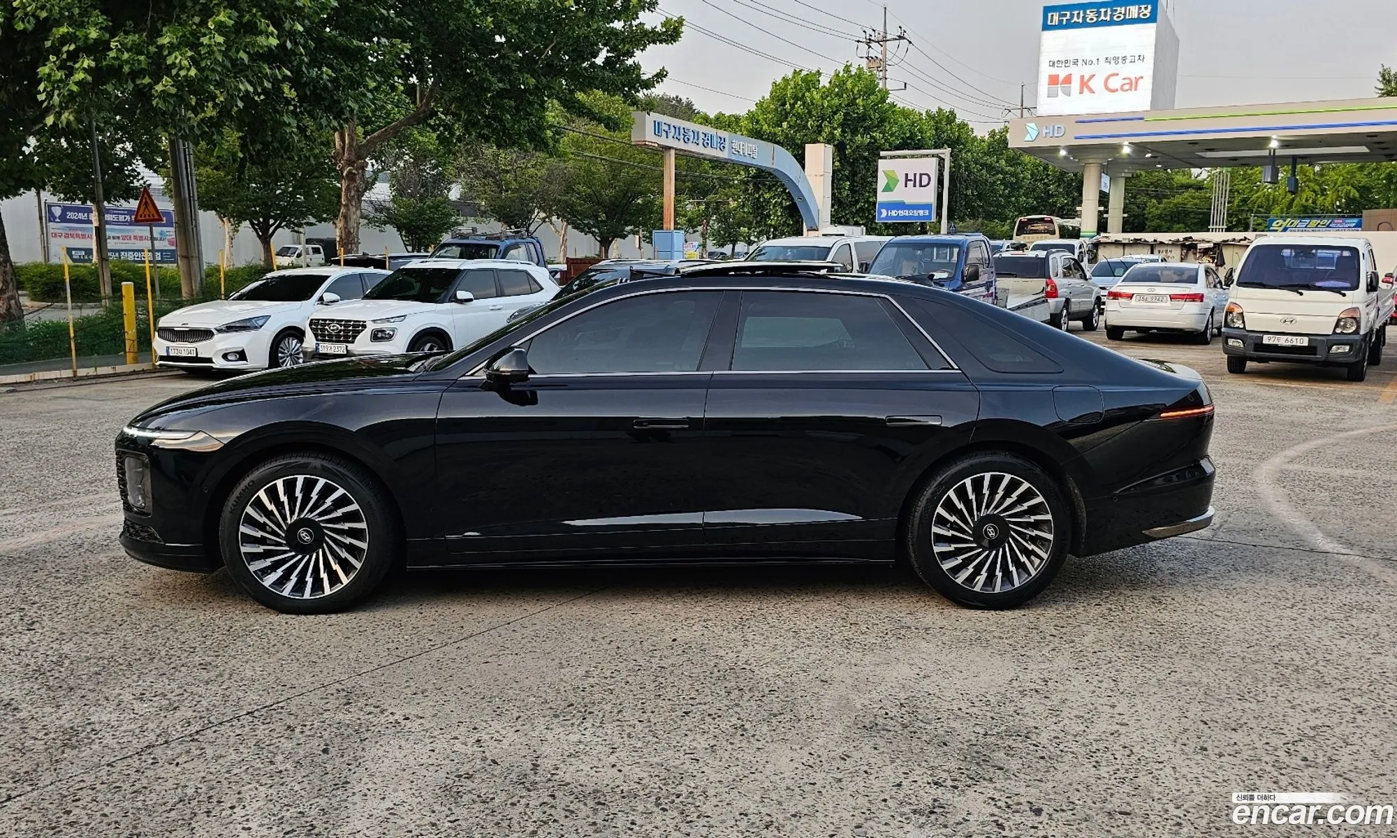 Hyundai Grandeur Hybrid 2023 — 16