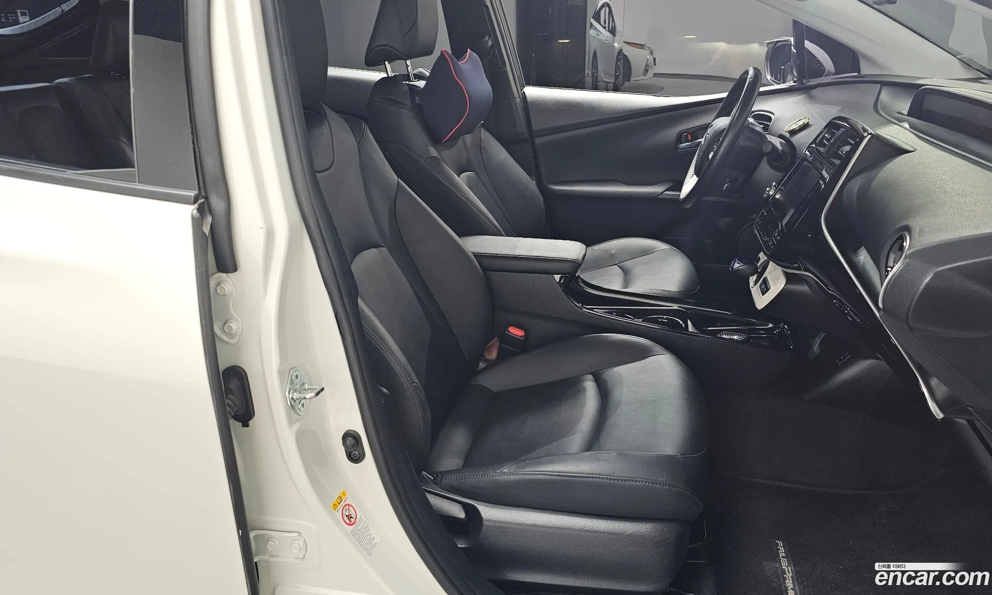 Toyota Prius Prime 2017 JTDKARFP7H3015250 — 5