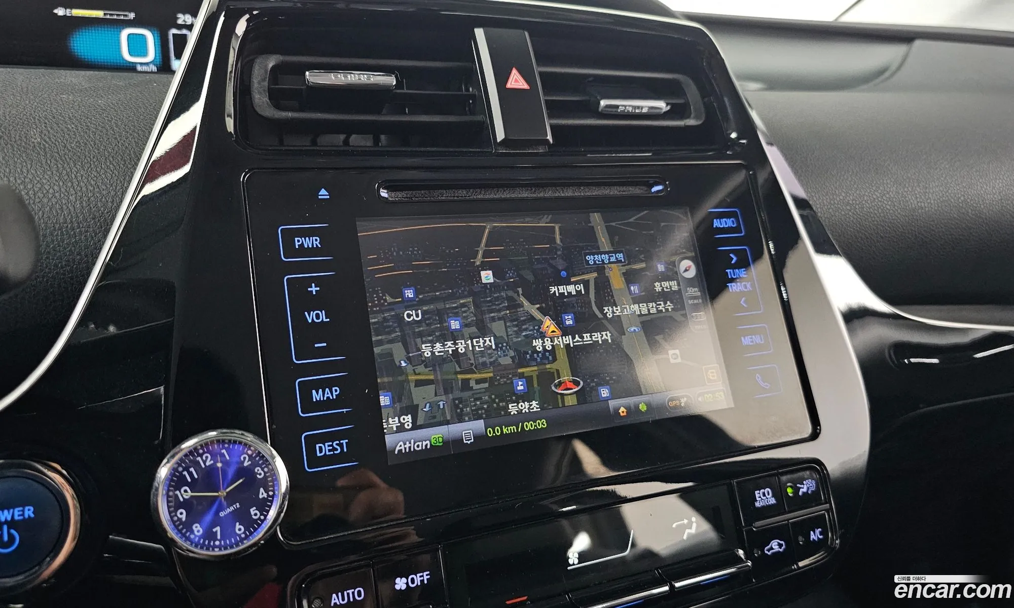 Toyota Prius Prime 2017 JTDKARFP7H3015250 — 17