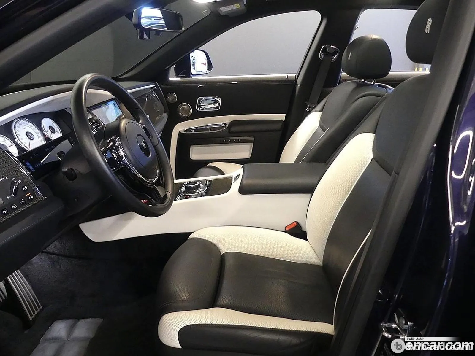 Rolls-Royce Ghost 2018 — 14