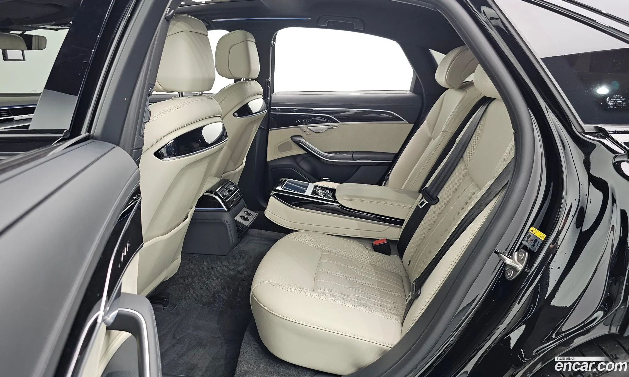 Audi A8 2023 — 3