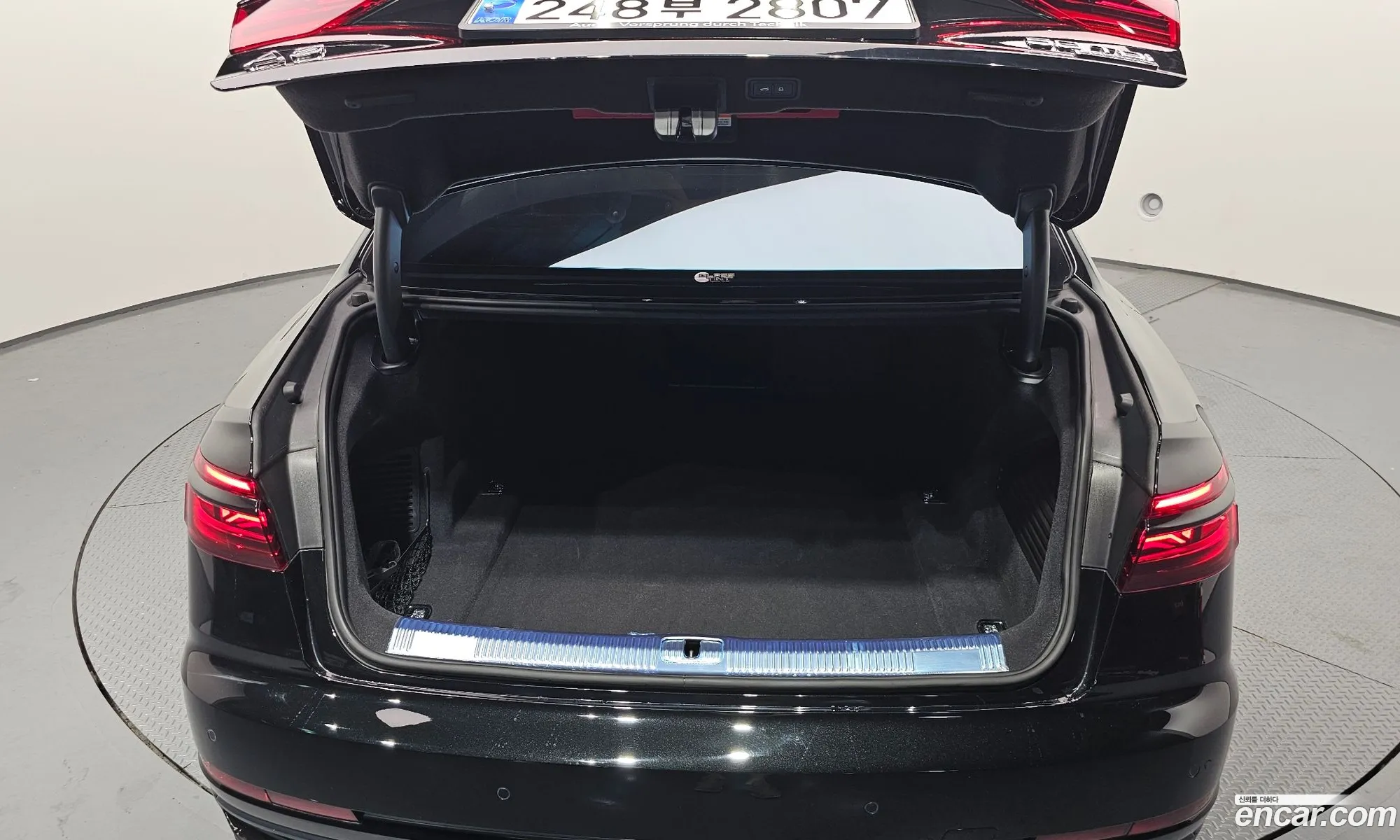 Audi A8 2023 — 13
