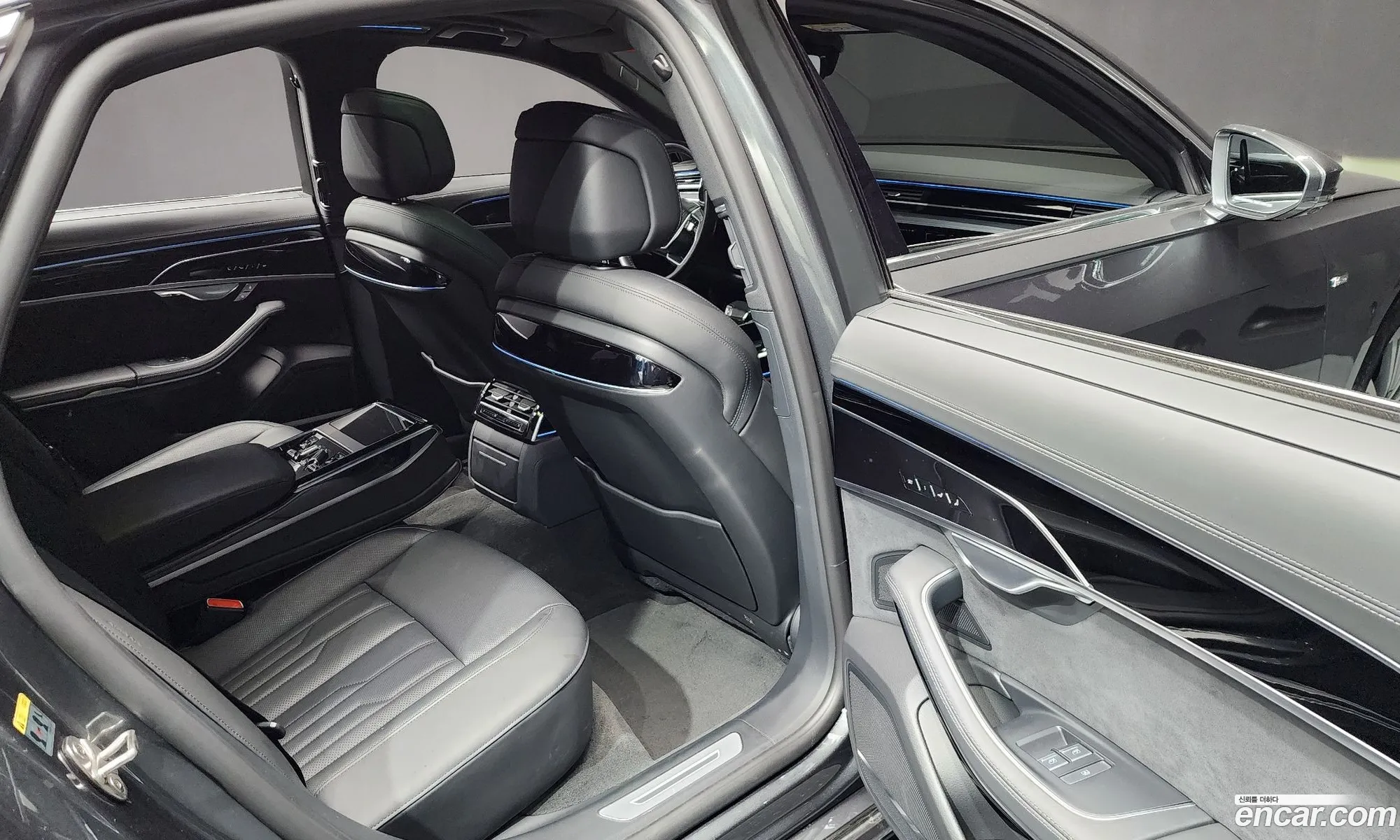 Audi A8 2023 — 10
