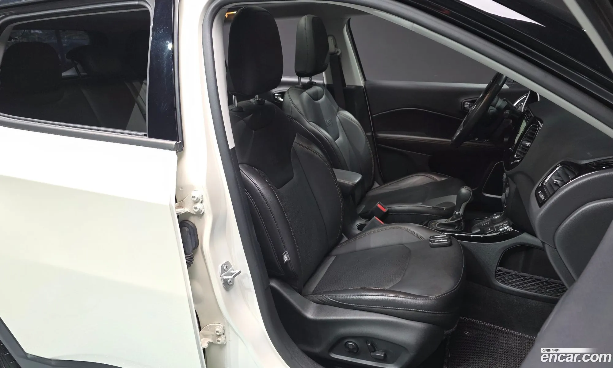 Jeep Compass 2019 3C4NJDCB0KT826179 — 5