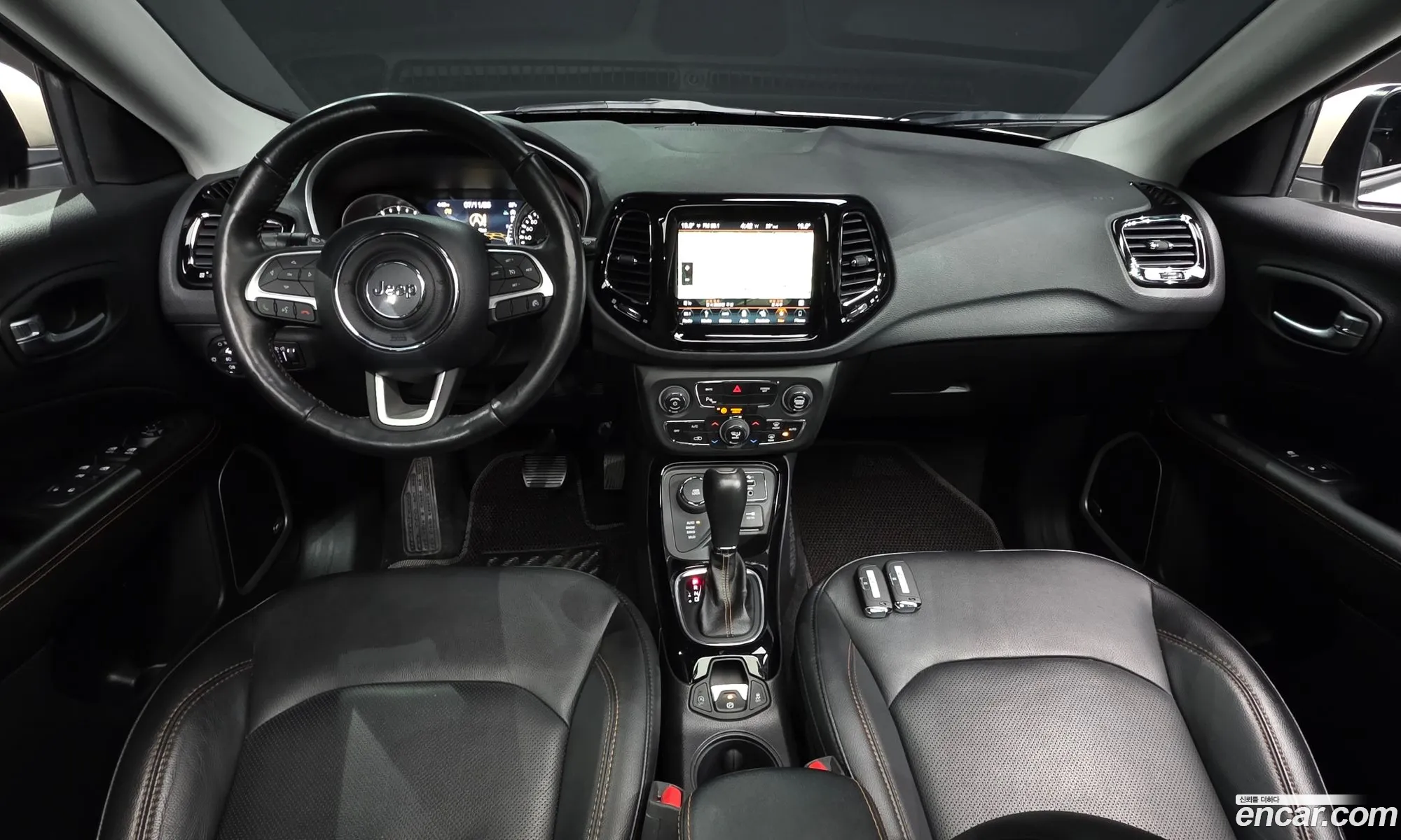 Jeep Compass 2019 3C4NJDCB0KT826179 — 16