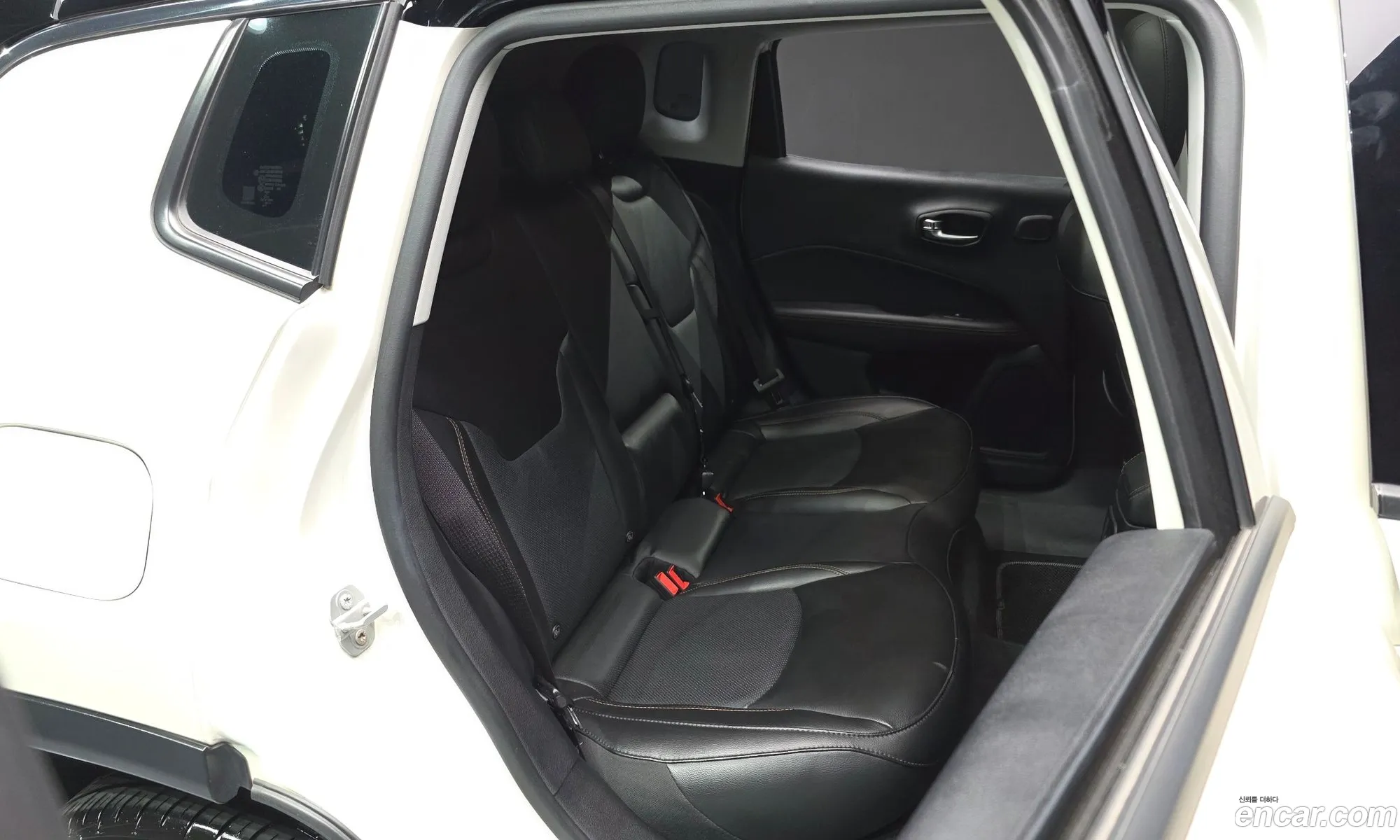 Jeep Compass 2019 3C4NJDCB0KT826179 — 14