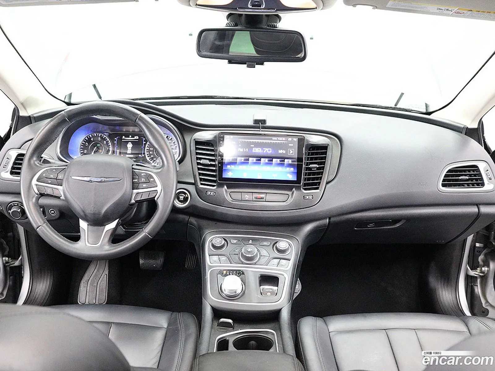 Chrysler 200