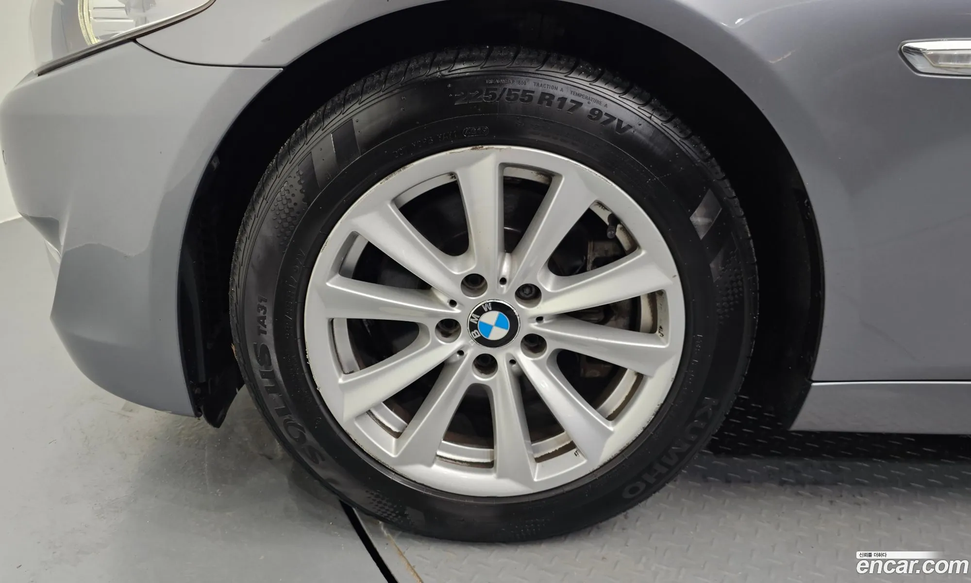 BMW 5 Series 2012 — 17