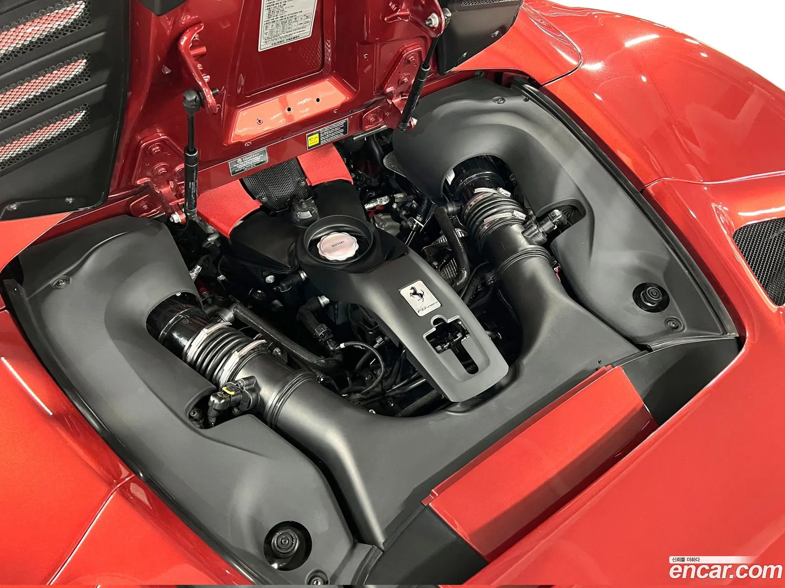 Ferrari F8 Spider 2021 — 14