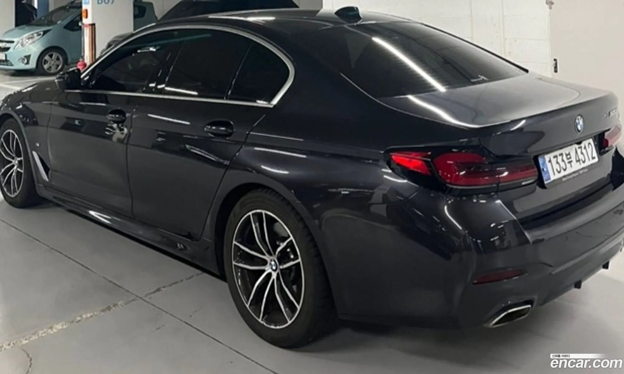 BMW 5 Series 2023 — 9