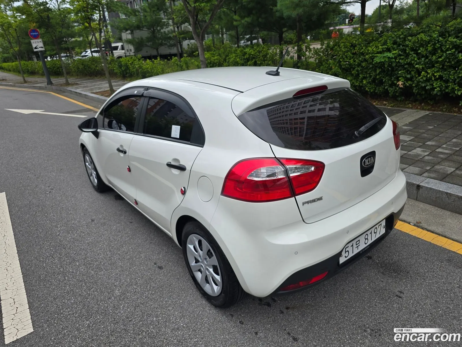 Kia Pride 2013 — 10