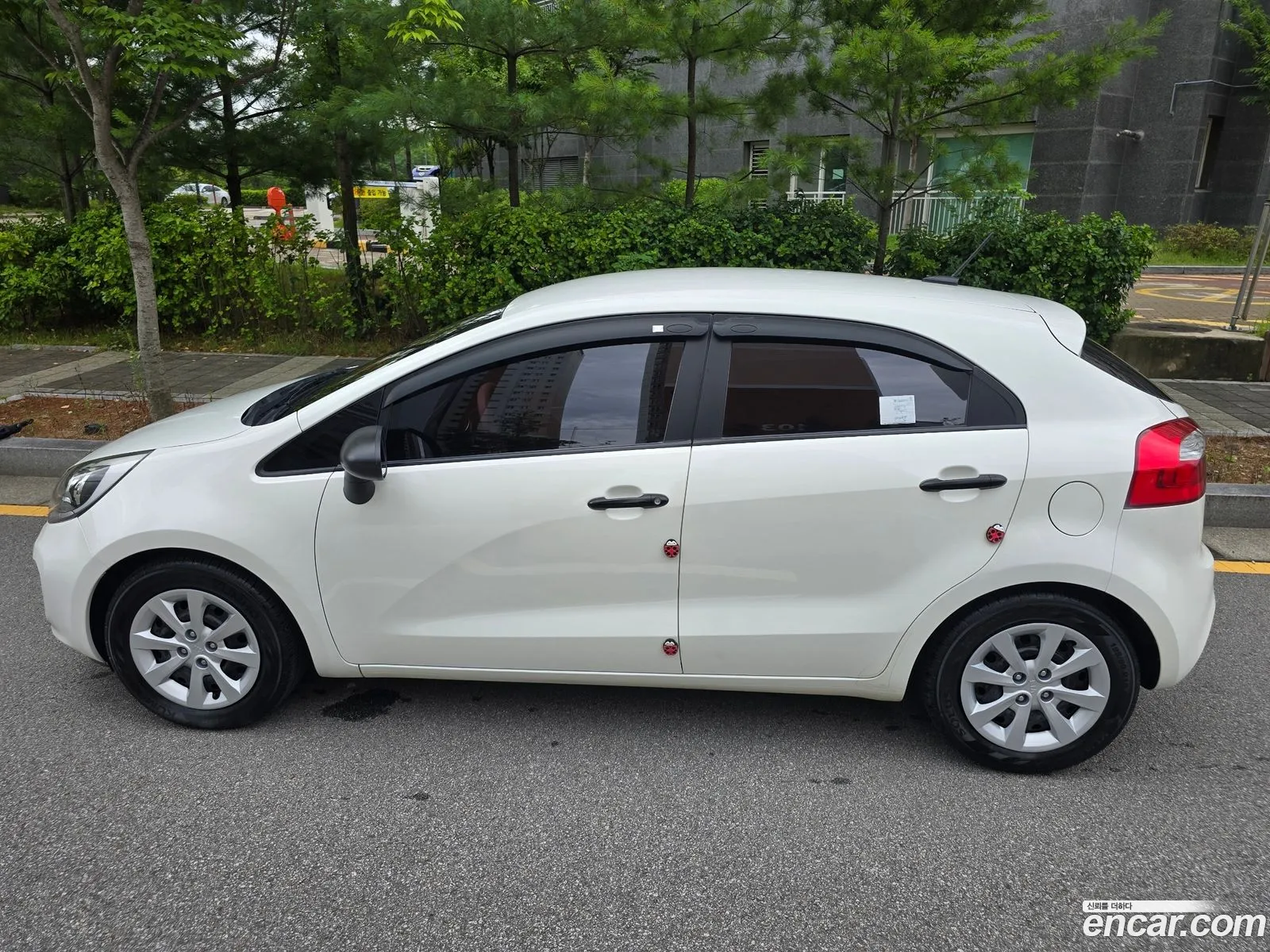 Kia Pride 2013 — 9