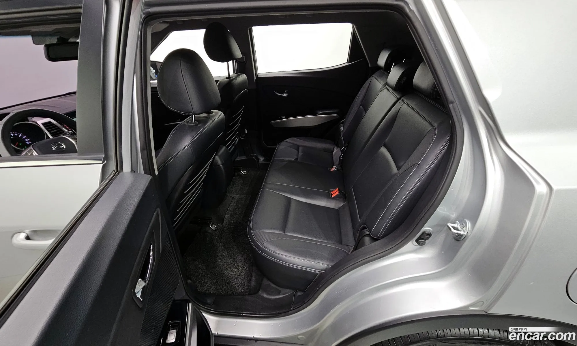 KG Mobility (SsangYong) Tivoli 2015 — 4