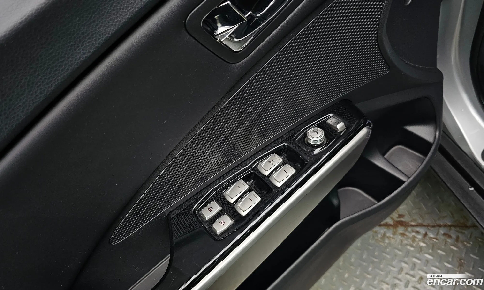 KG Mobility (SsangYong) Tivoli 2015 — 15