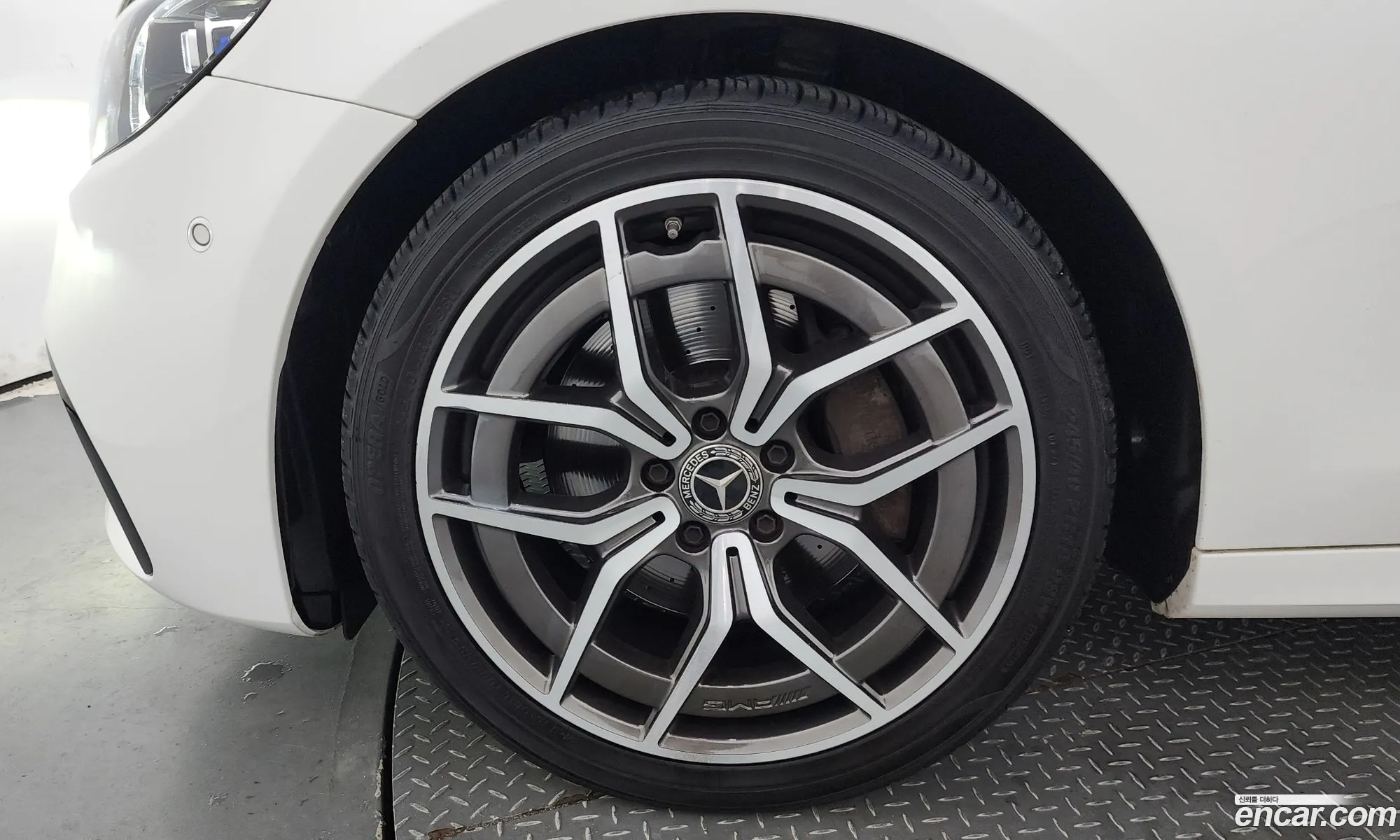 Mercedes-Benz E-Class W213 2020 W1KZF0FB3MA877795 — 13