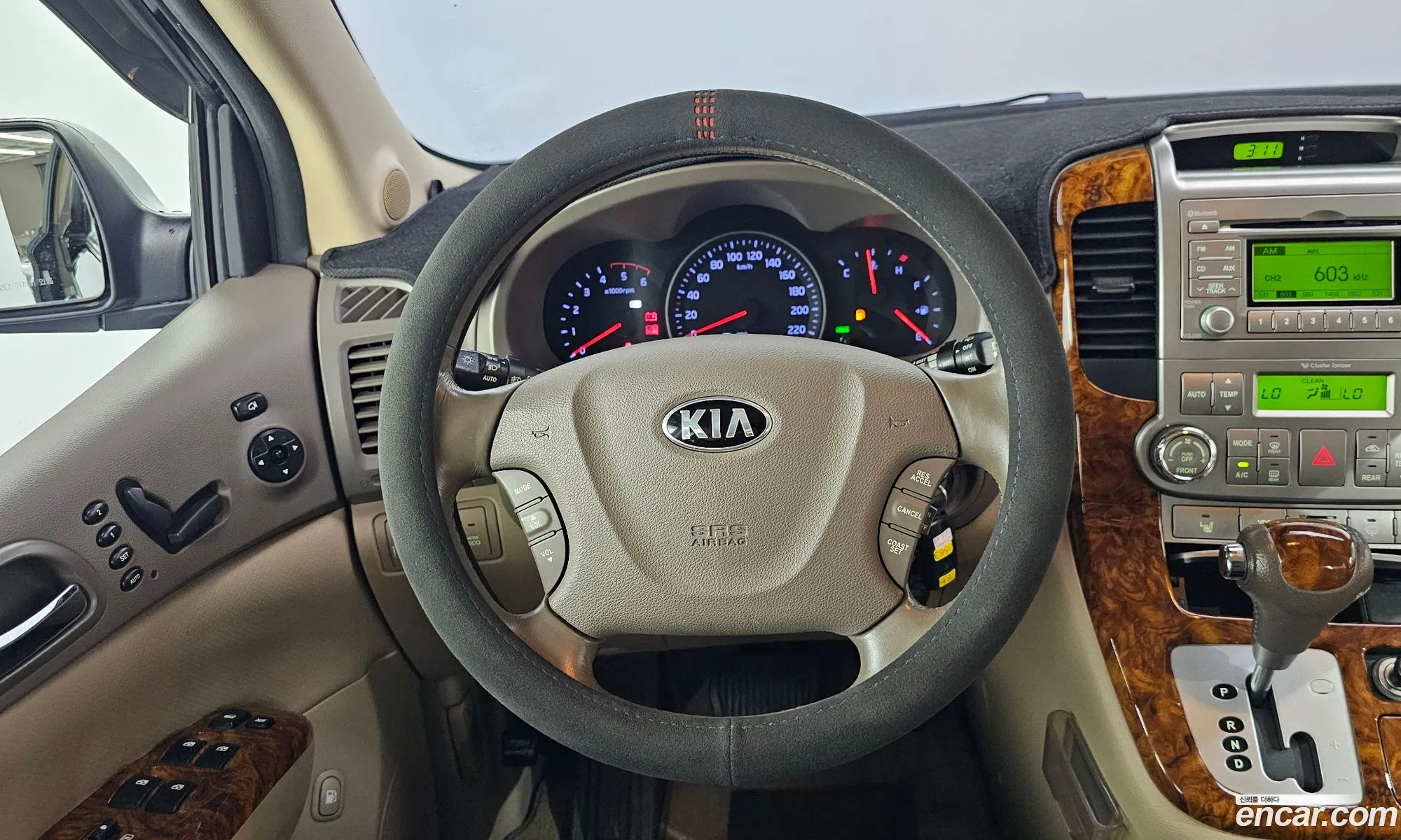 Kia Carnival R 2013 — 11
