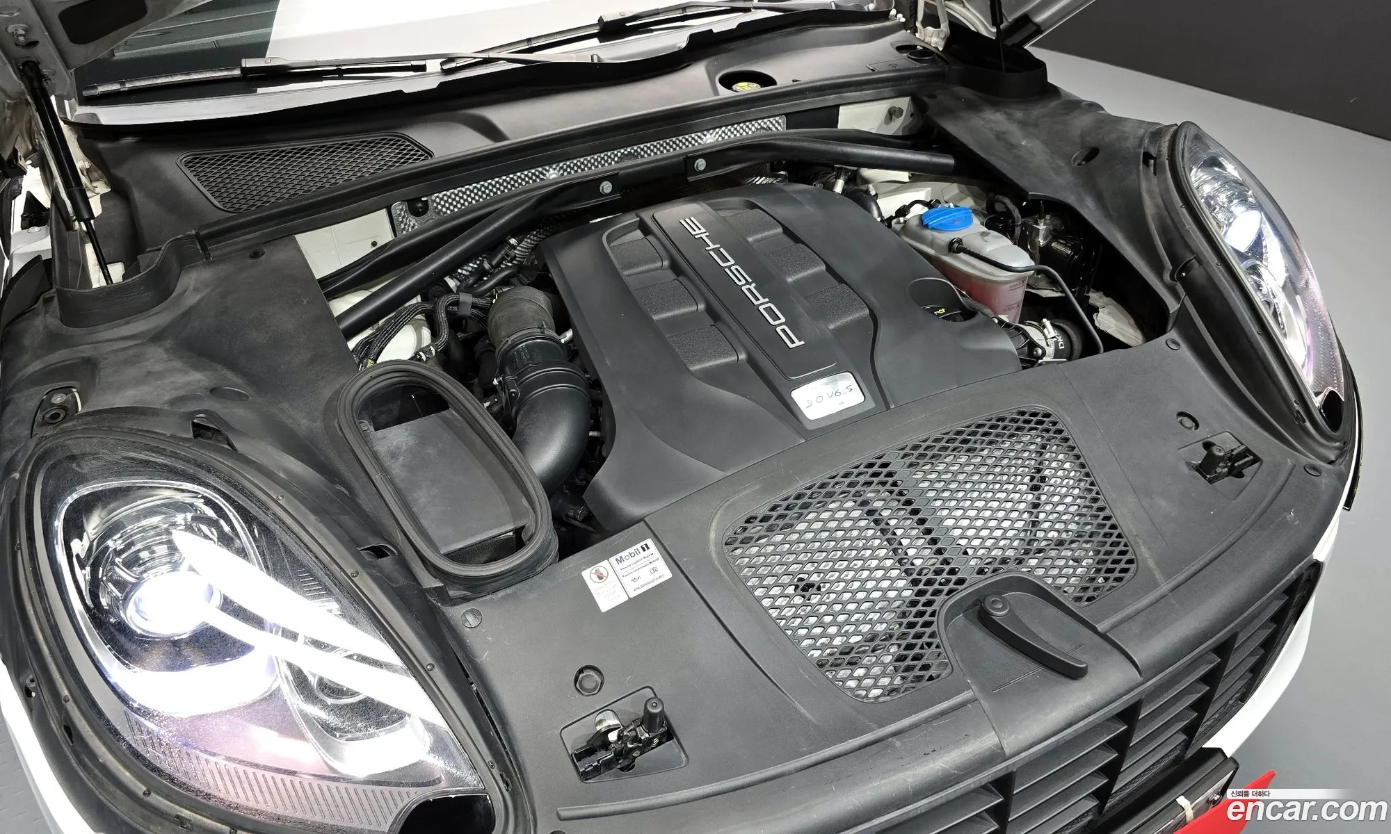 Porsche Macan 2015 WP1AD2958GLB61948 — 17