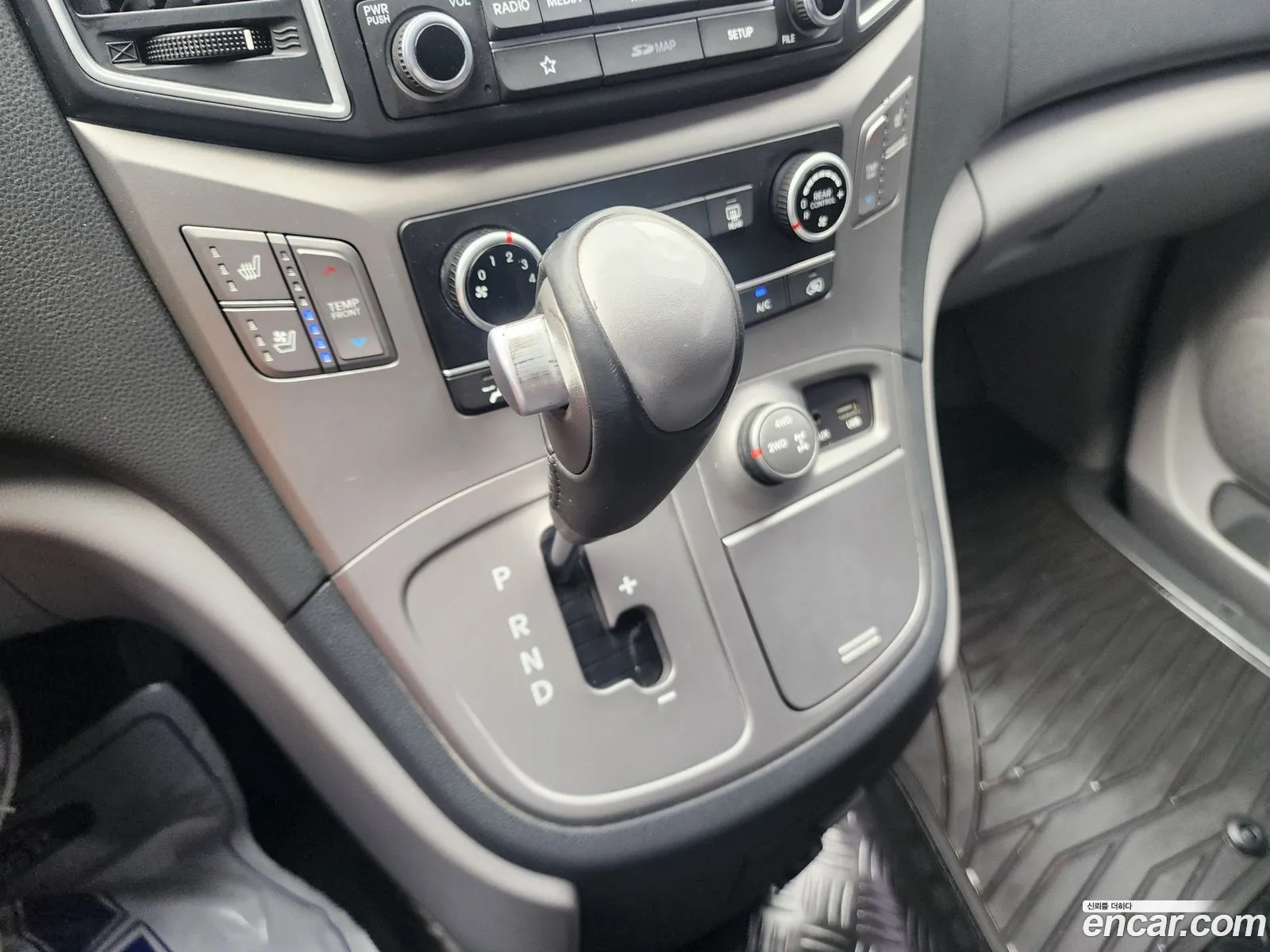 Hyundai Grand Starex 2018 — 17